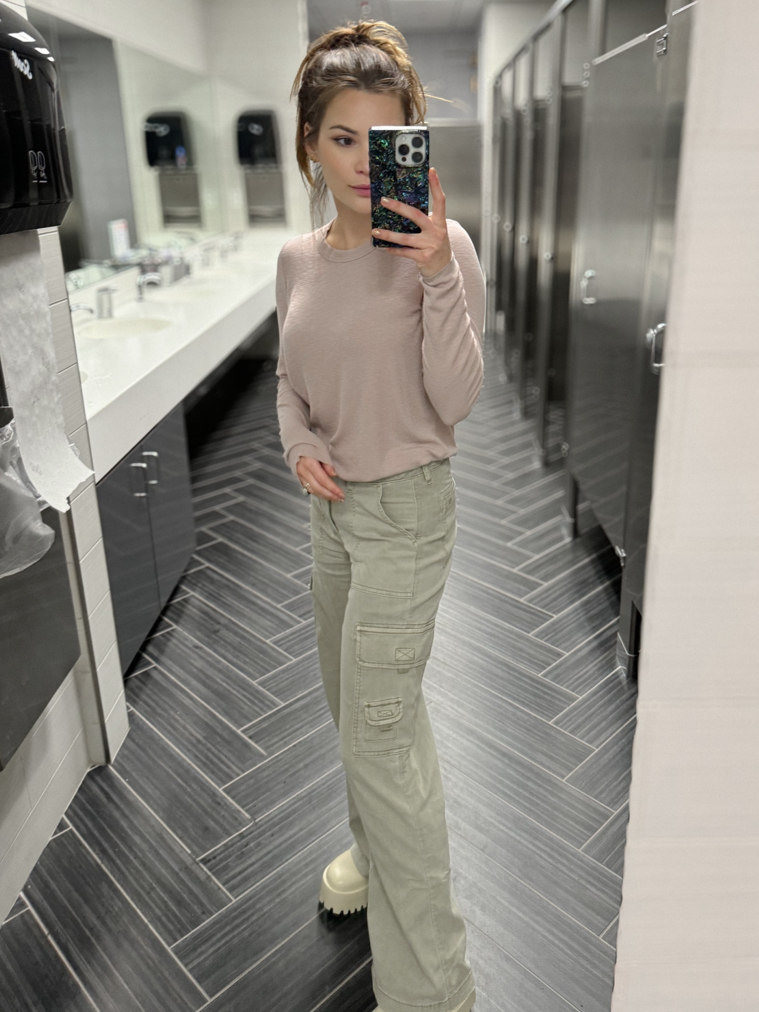 the most comfortable cargo pants since y2k! these come in a multitude of pretty colors and lengths that are fit for any style! as someone who has seen this trend come and go, the high rise fit, stretch fabric and knit accent waistband are the perfect updates needed to this style! wearing a 0s! 


#y2k #cargopants #aeriefinds #aeriesale #y2kpants #2000s #vintage 

#LTKSpringSale #LTKsalealert #LTKfindsunder50