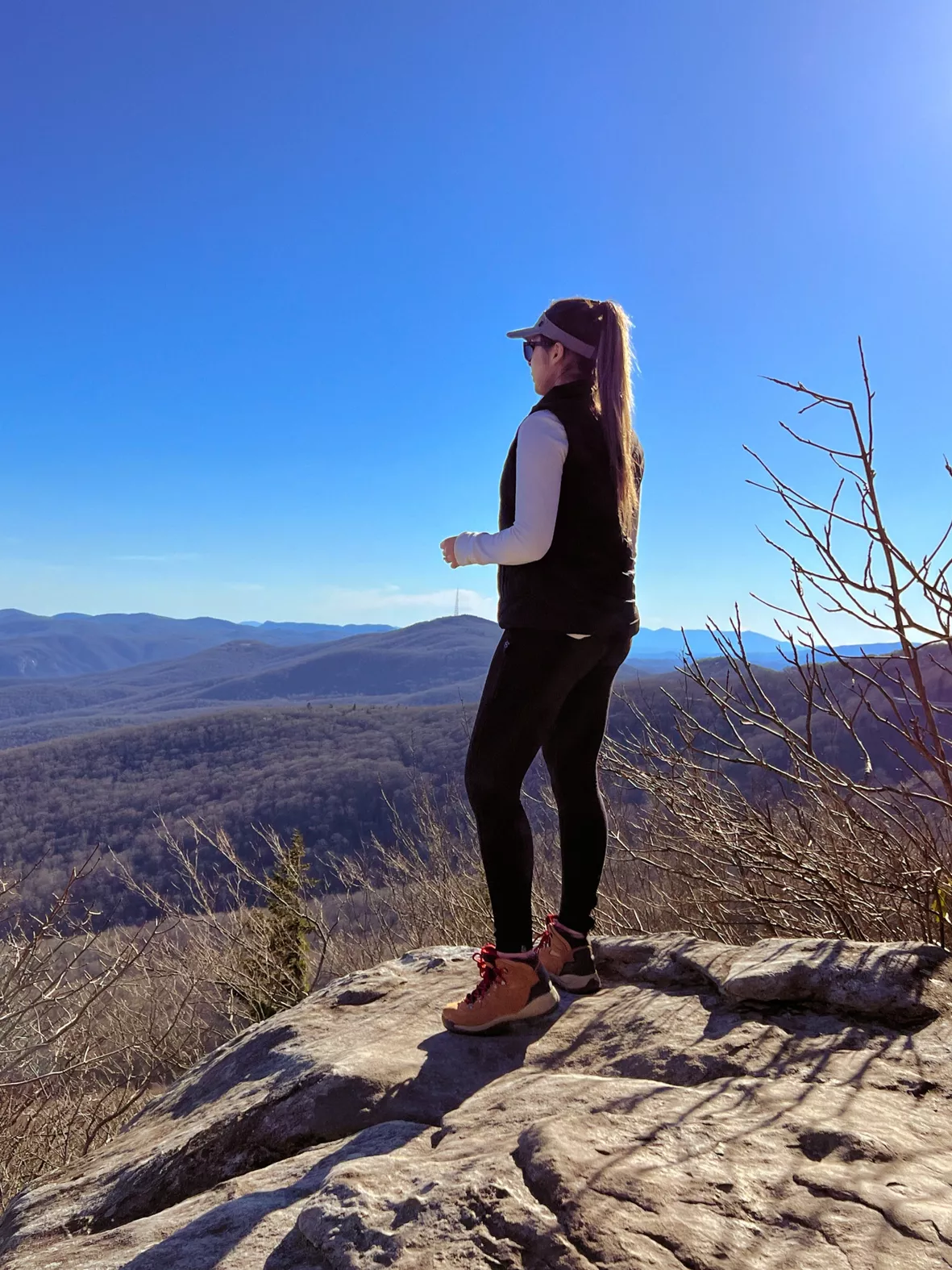 beach hike granola girl hike girl outdoorsy girls aesthetic