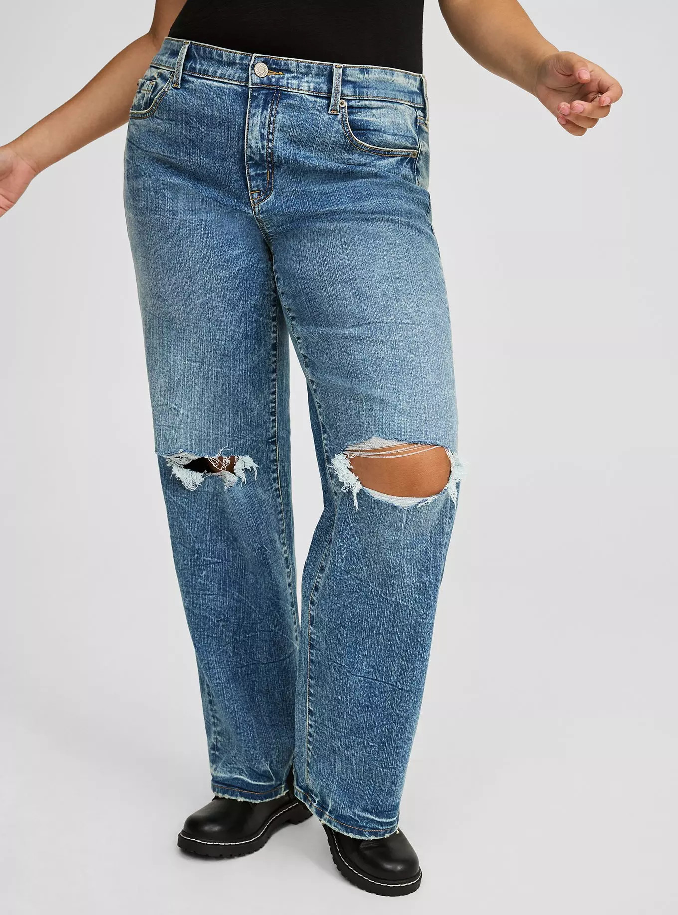 Perfect Wide-Leg Mid-Rise Jean | Torrid (US & Canada)