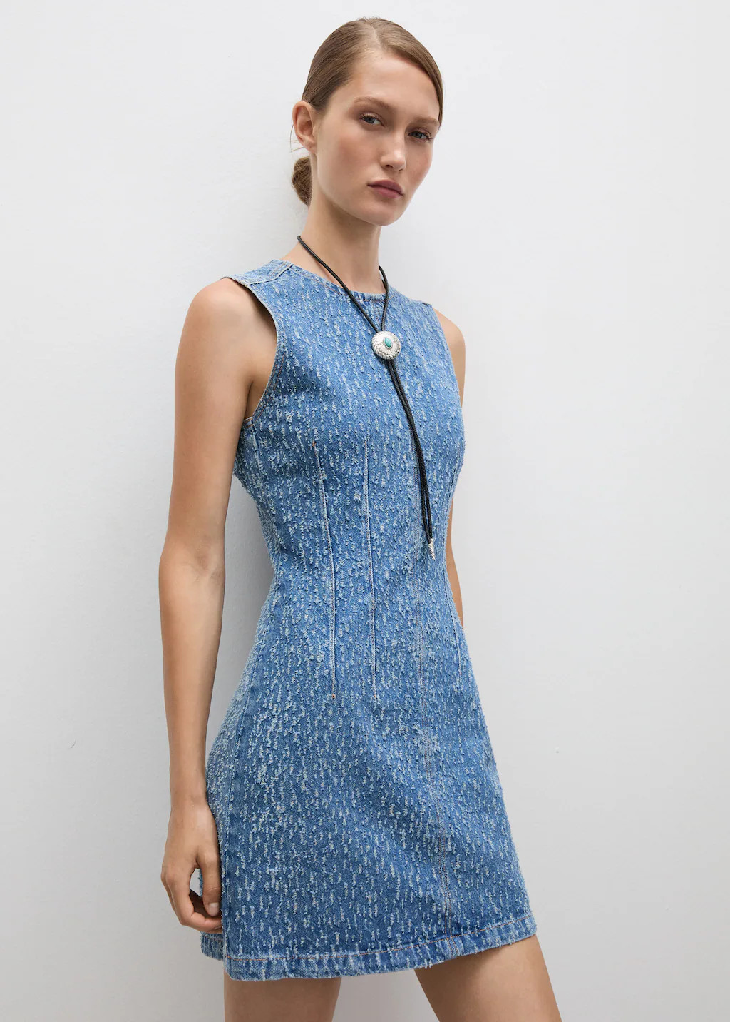 Ripped short denim dress - Woman | MANGO USA | MANGO (US)