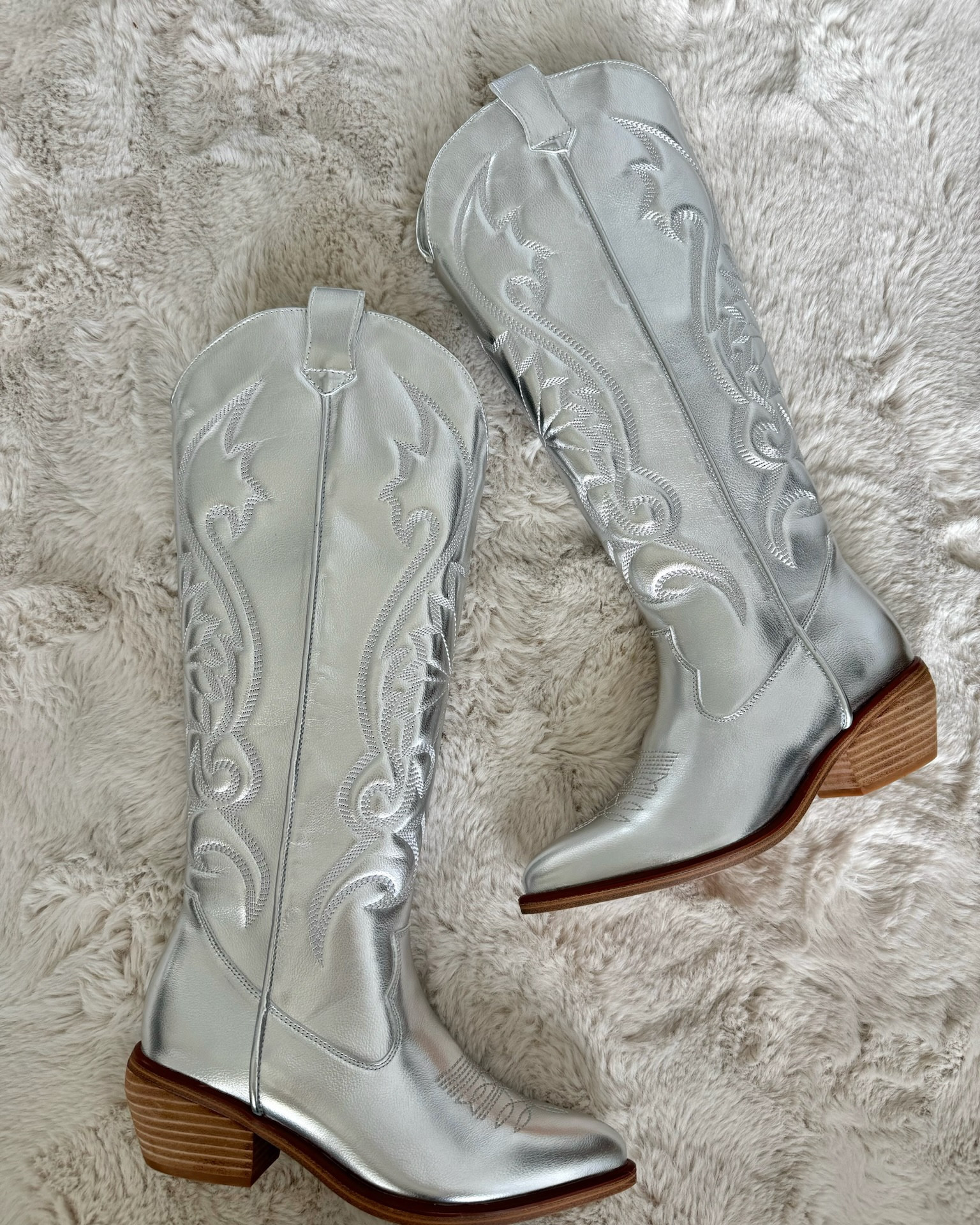 Currently loving these NSALE boots! Cutest metallic cowboy boots 

#LTKxNSale #LTKShoeCrush #LTKStyleTip