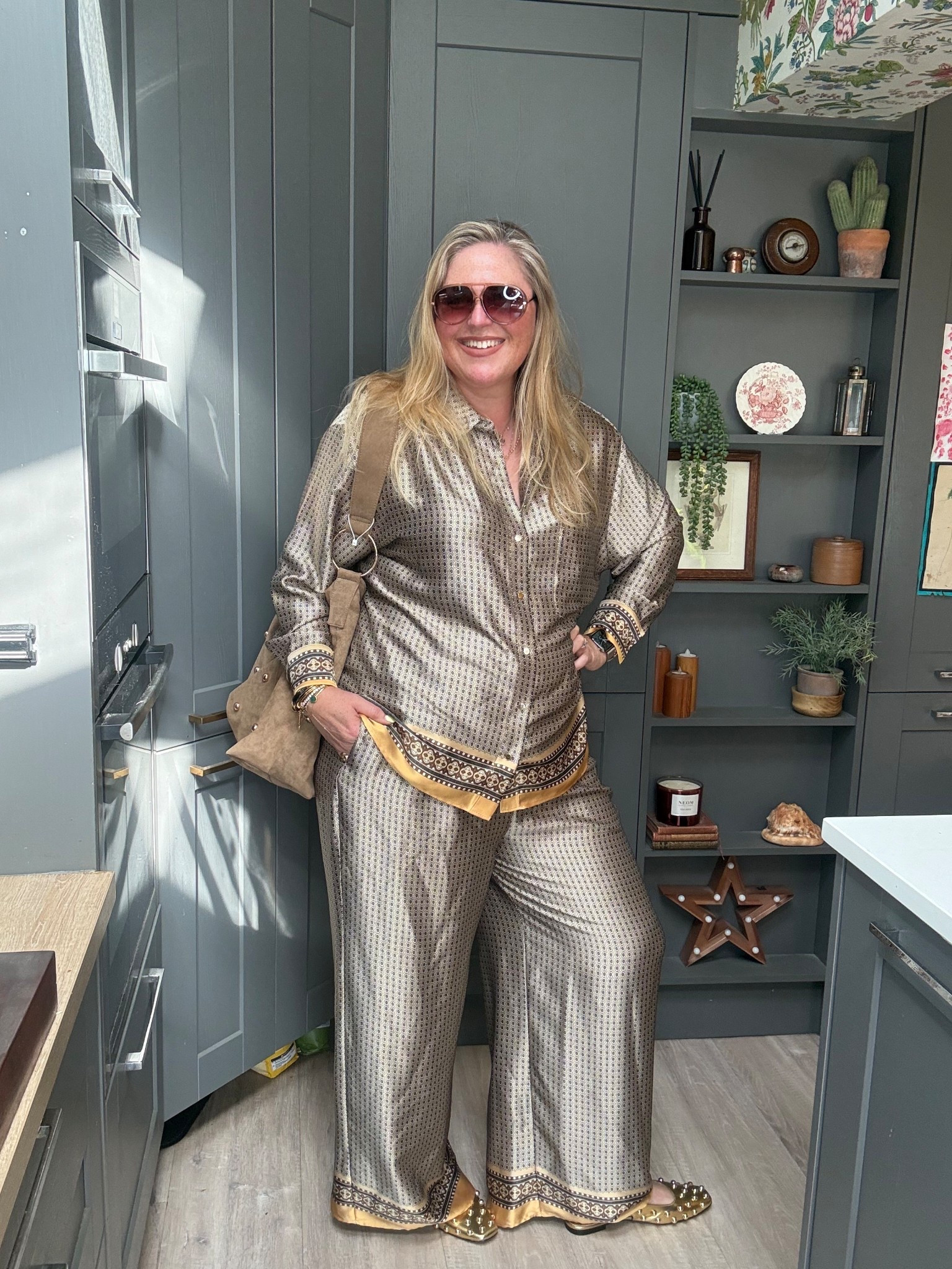 Satin coord, tan suede studded bag, studded flats, sunglasses 

#LTKdatenight #LTKplussize #LTKspring