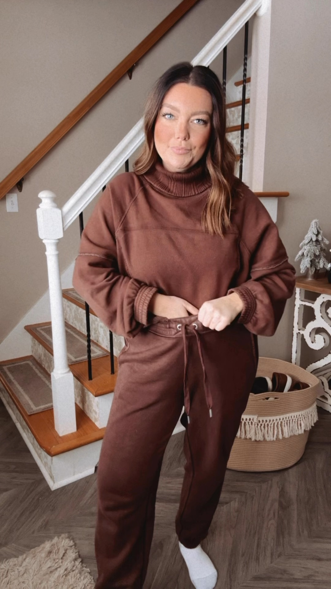 cozy season activated ❄️ this entire fit is 50% off, so you need it in your life. and yes, still fully obsessed with brown if you couldn’t tell 😏

linked in my @shop.ltk 🤎 click the link in my bio!

.
.
.

#cozyseason #mochamouse #trending #aeriereal #loungewear #winterstyle #januarystyle #teamltk #ltk 

#LTKSaleAlert #LTKSeasonal #LTKFindsUnder50