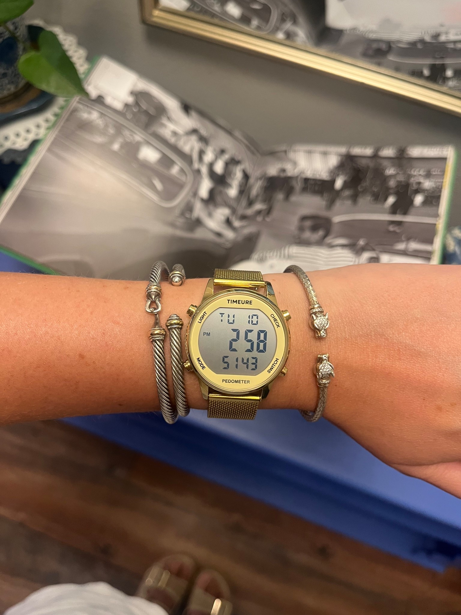 No more Apple Watches with cute outfits! Step counter water for under $30 

#LTKActive #LTKSaleAlert #LTKFindsUnder50