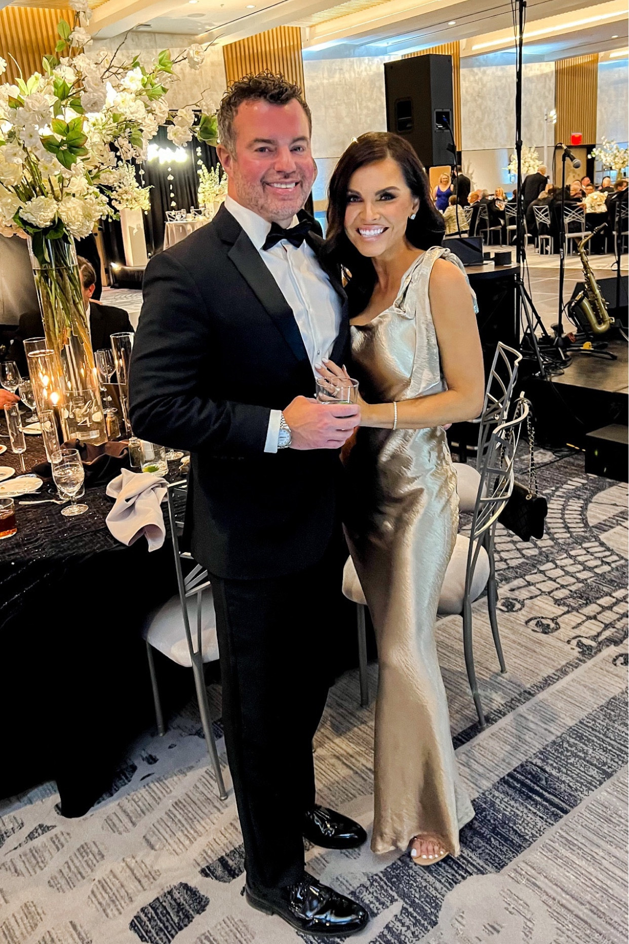 Size XS in dress. Wedding guest dress, black tie, gala dress, gold dress, lulus 