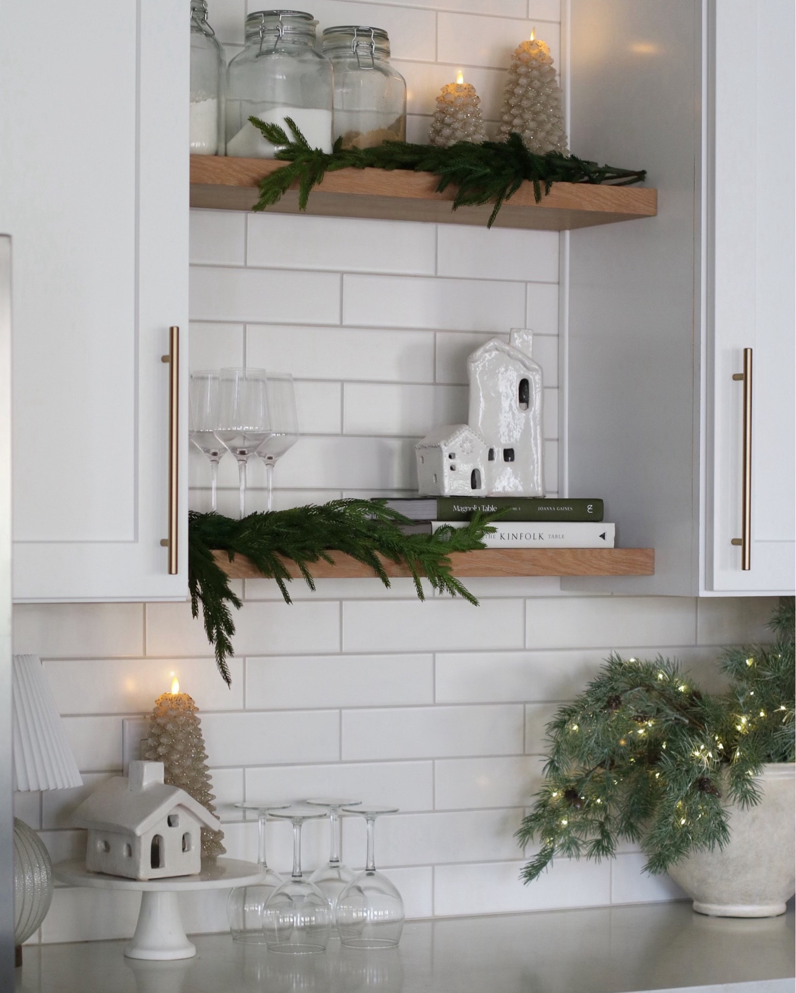 Neutral Christmas Styling🌲

#LTKHoliday #LTKhome #LTKSeasonal