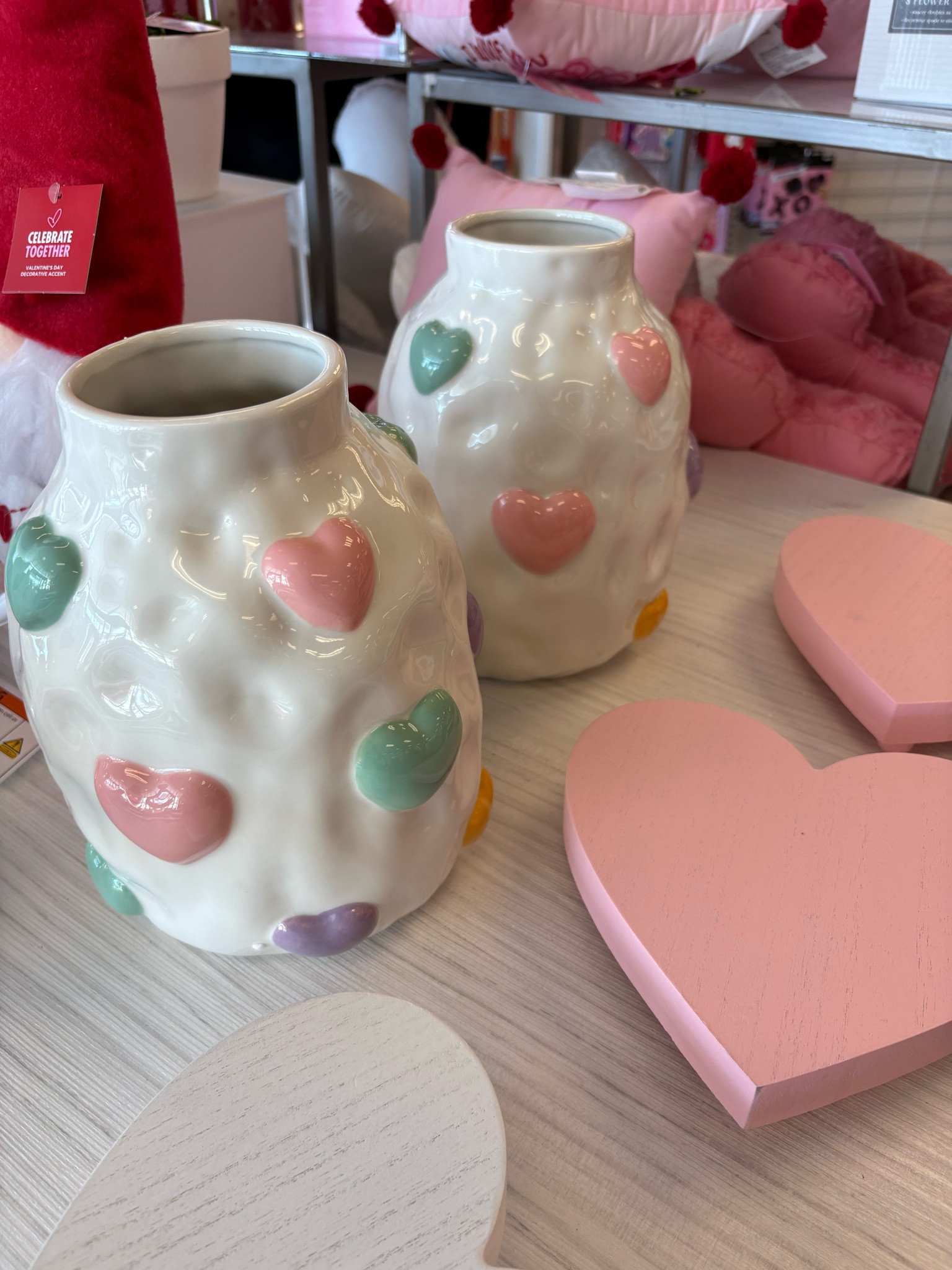 Ceramic heart vase must have!!!

#LTKHome #LTKSeasonal #LTKParties