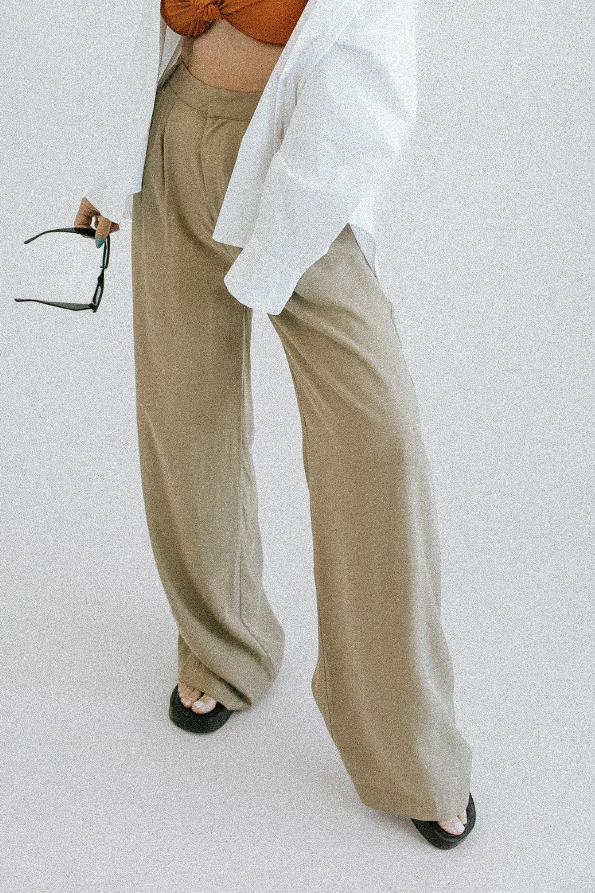 Cobblestone Wide Leg Trouser - Khaki | THELIFESTYLEDCO