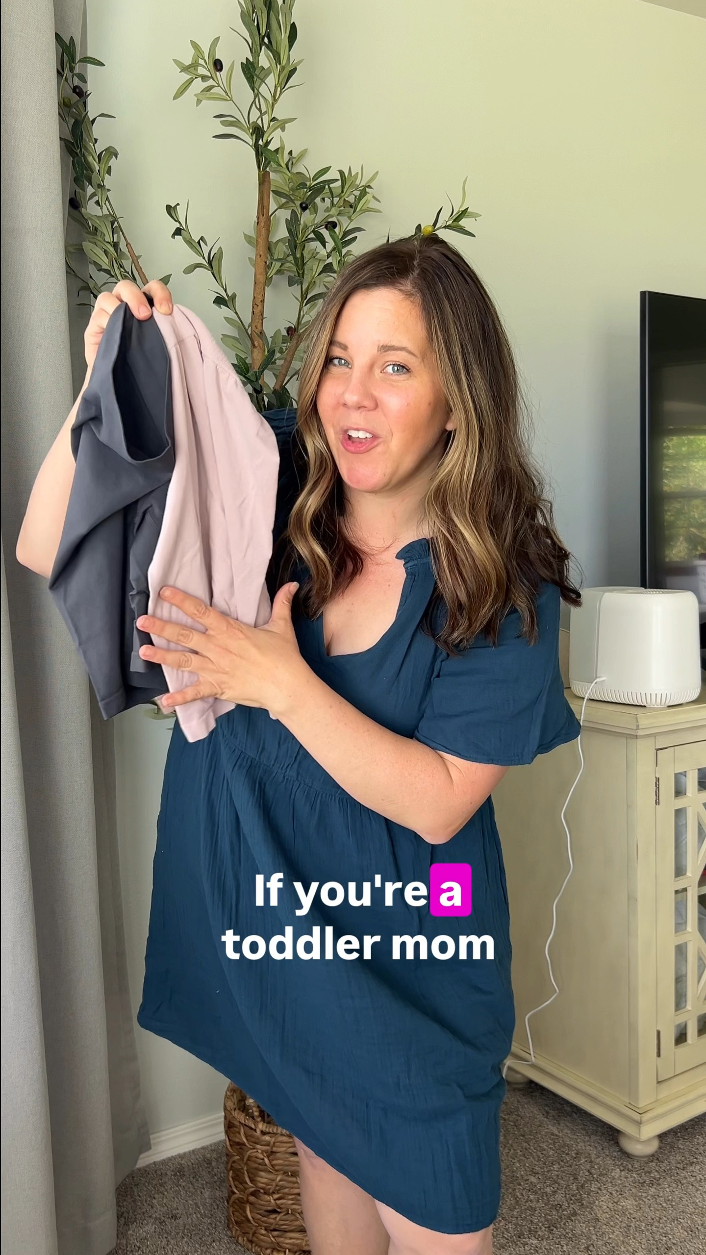 📢Mamas, these are going to be your new favorite shorts! #ad I absolutely cannot wear a dress without them! 

Reasons you’ll also be obsessed with these slip shorts from @thighsociety :
✔️breathable
✔️moisture-wicking
✔️thin and stretchy
✔️anti-chafe
✔️no rolling or riding up

I am wearing “The Original” in M/L 7” in colors charcoal and sandstone. I sized up 1 size when I was pregnant, although these also would have fit!