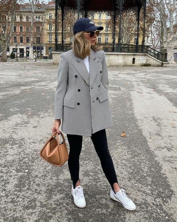 Houndstooth blazer 
Stirrup pants  

#LTKSpringSale #LTKPetite #LTKFestival