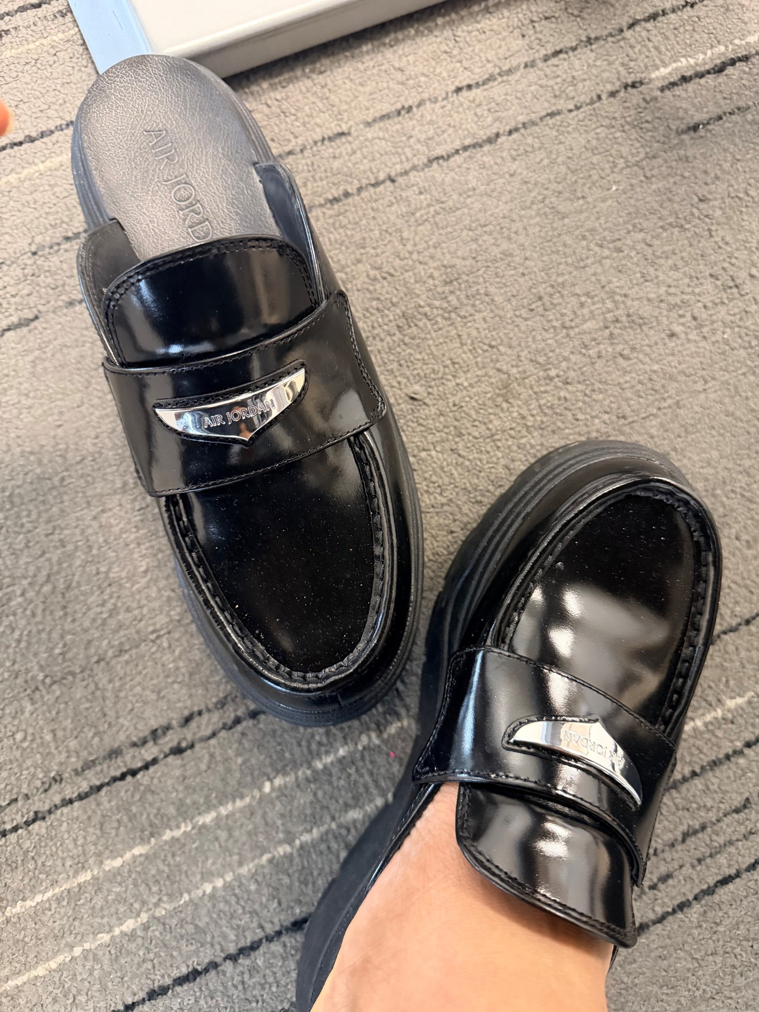 I’m so impressed with the comfort of these mules!!! I need another pair in brown! 

#LTKWorkwear #LTKootd