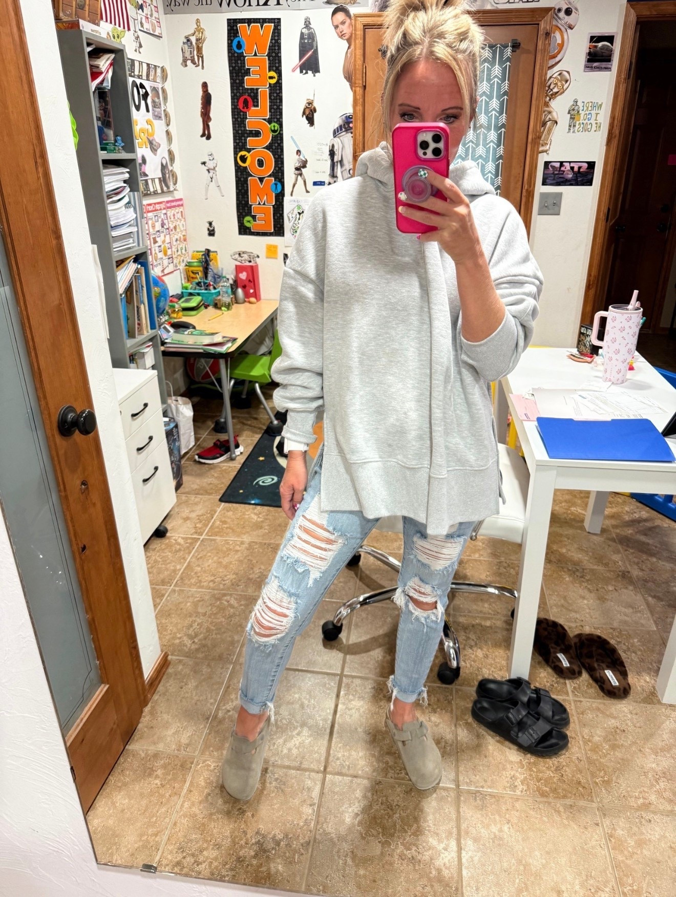 Comfy but still cute will always be my go-to 🙌🏼
This oversized hoodie + ripped denim combo = effortless everyday mom life fit.

Running errands, homeschooling, coffee in hand… but make it styled 💁🏼‍♀️

Linked my exact look (or similar) on LTK 🫶🏼

#momstyle #casualoutfits #everydaystyle #ltkstyle #comfychic #momlifeoutfits #ootd


#LTKmomlife #LTKOver40 #LTKootd
