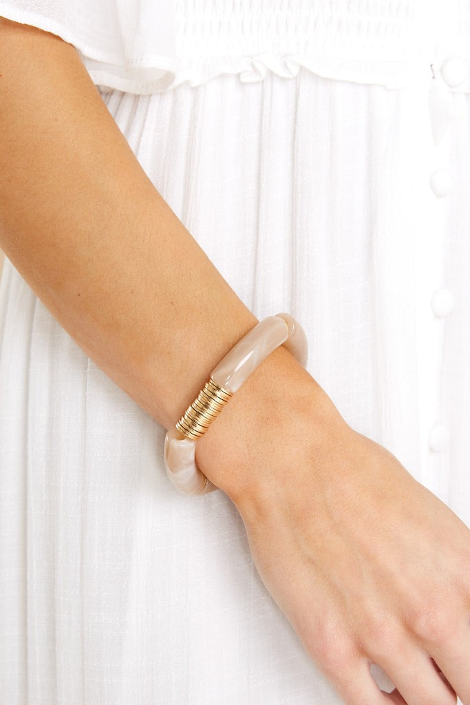 In The Clear Mocha Acrylic Bracelet | Red Dress 