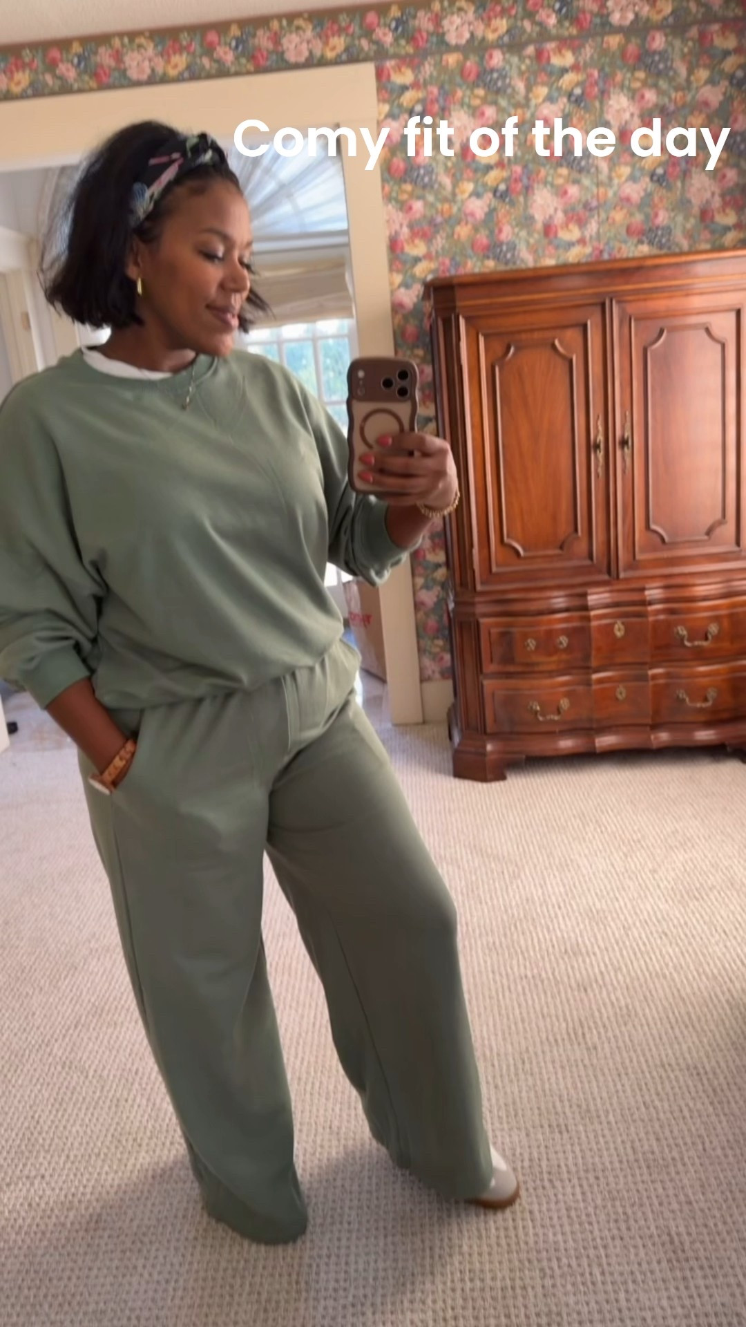 Comfy fit of the day-comes in a ton of colors
Wearing a Large

#LTKMidsize #LTKootd