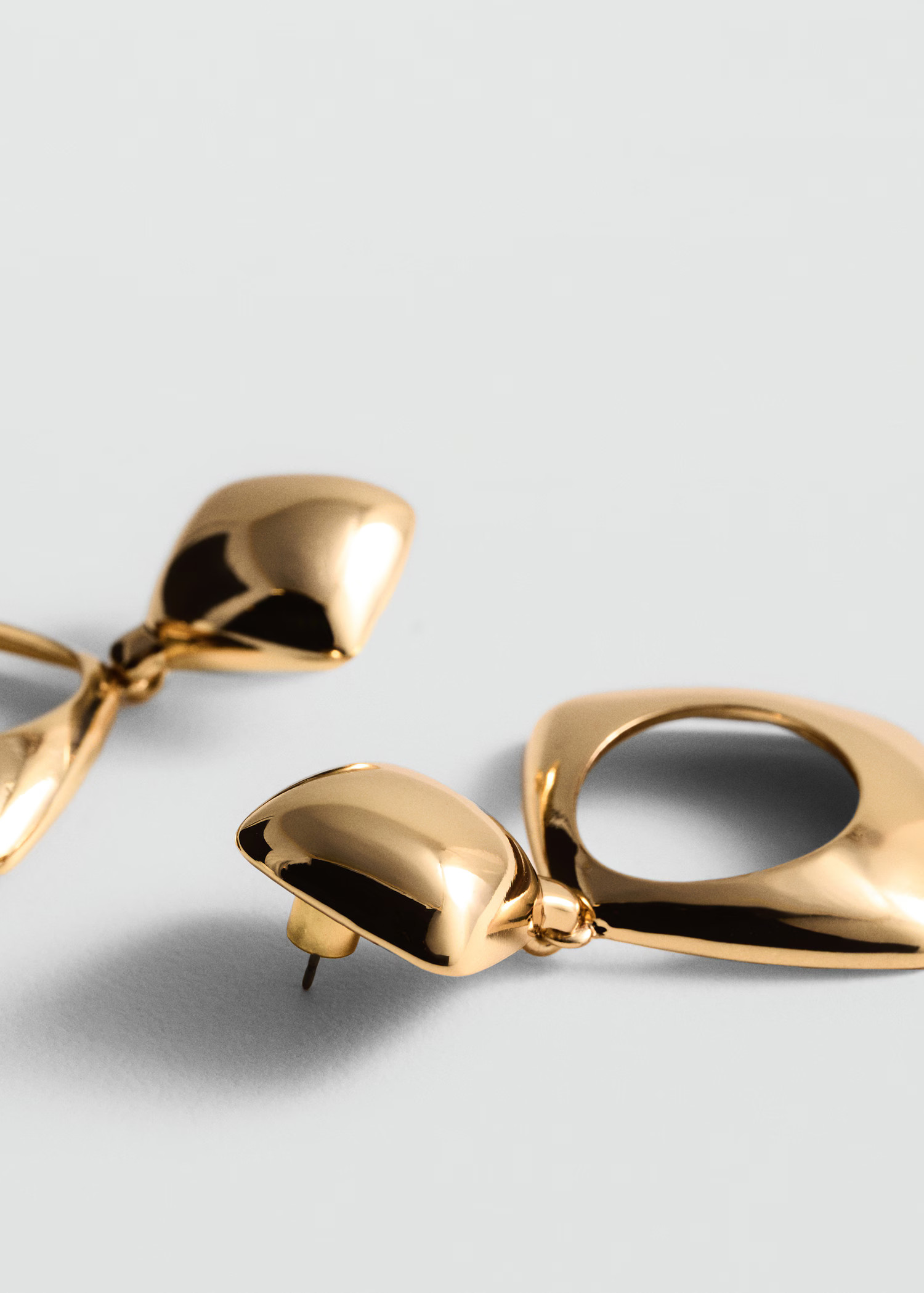 Geometric pendant earrings - Woman | MANGO United Kingdom | MANGO (UK)