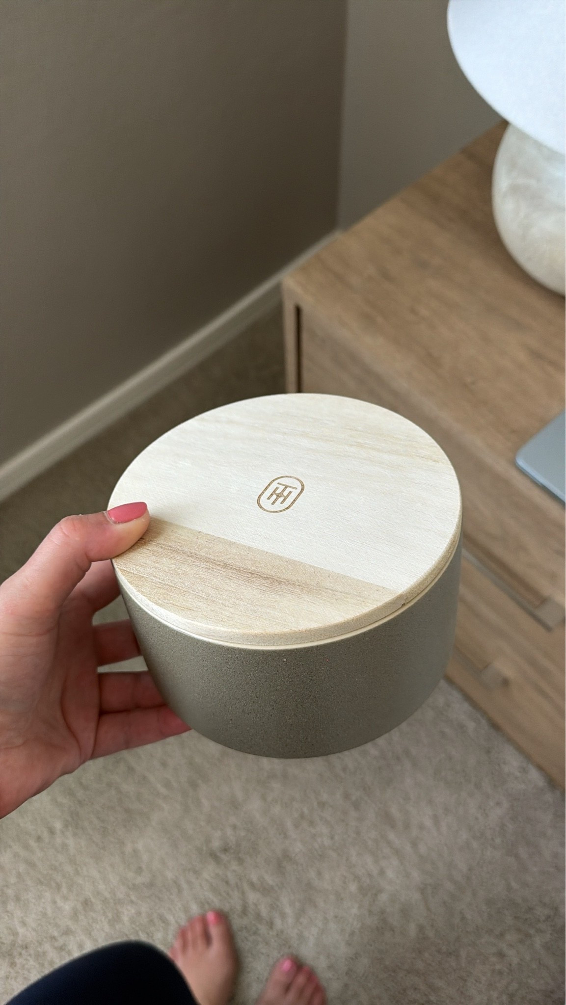 I love love this candle @Target love the soft and warm smell. highly recommend it for an after cleaning day!

#targetfinds #targethome #targetxcandles #candles #homefinds #threshold #thresholdcandles #home #homedecor #woodencandles #giftsforhome

#LTKSaleAlert #LTKHome #LTKdayinmylife
