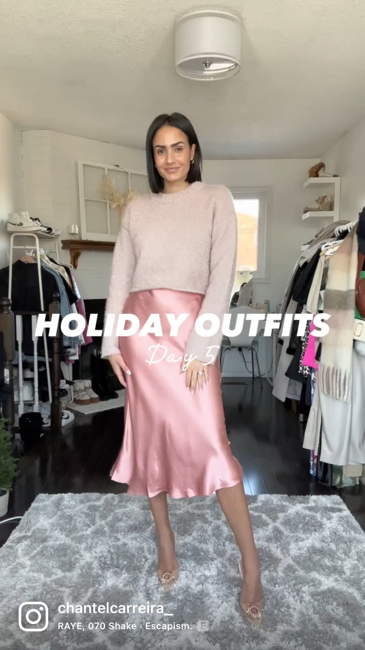 Pretty in PINK!! 
Size small sweater and skirt 

#LTKunder50 #LTKHoliday #LTKstyletip