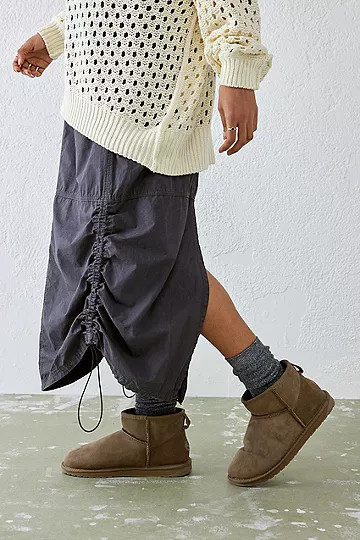 EMU Australia Stinger Micro Coriander Boots | Urban Outfitters (EU)