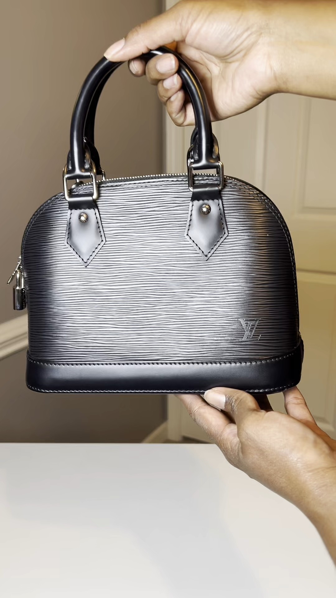 Louis Vuitton Alma BB Black Epi Leatherr

#LTKItBag #LTKStyleTip