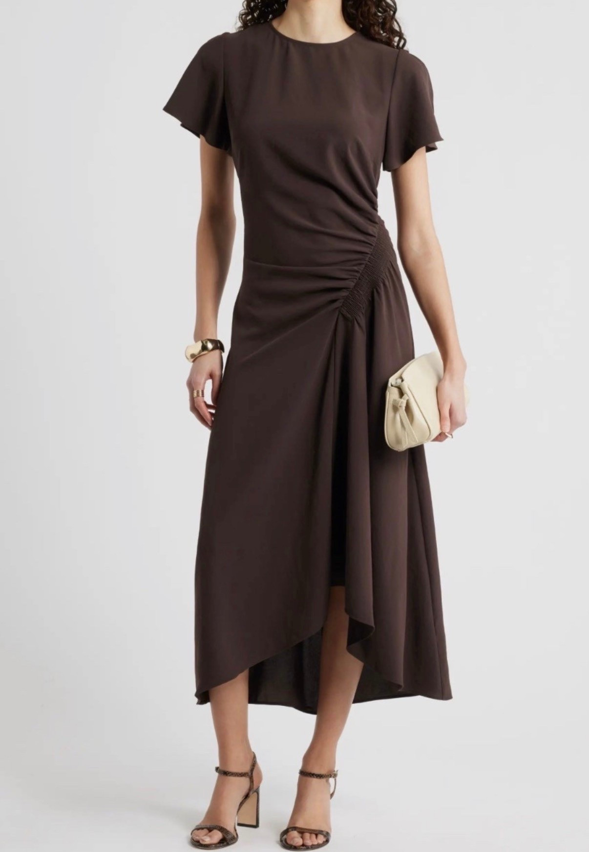 Brown dress
Spring outfit 
Summer outfit 
Bucket bag