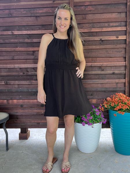 #walmartpartner
I cannot get over how great of a value this dress is!! Less than $13?! You’re going to want to run for this one.. and grab it in every color! I want the aqua and coral now too!! So cute!! True to size, I’m wearing a large. @walmart @walmartfashion #walmartfashion