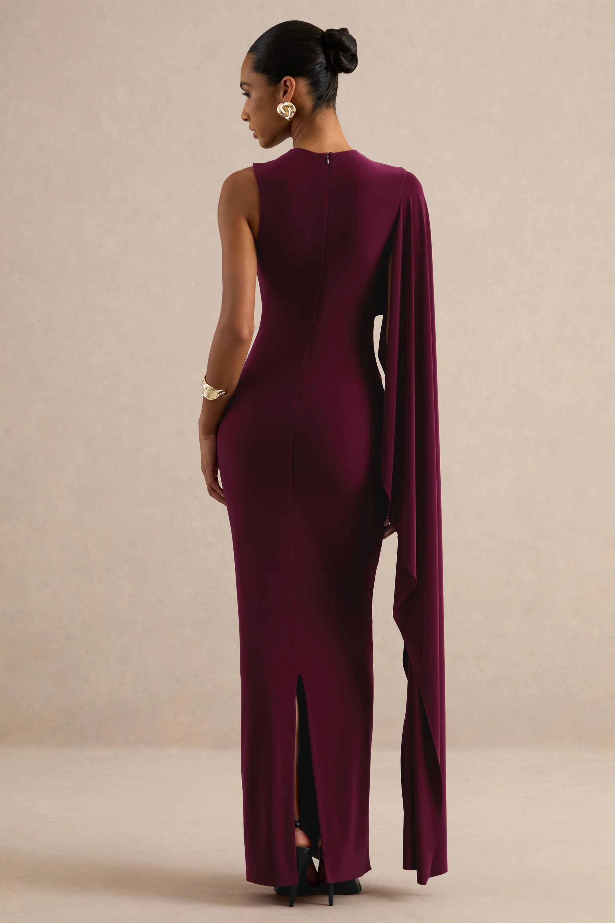Maravelle | Burgundy Round-Neck Maxi Dress With Cape Sleeve | Club L London