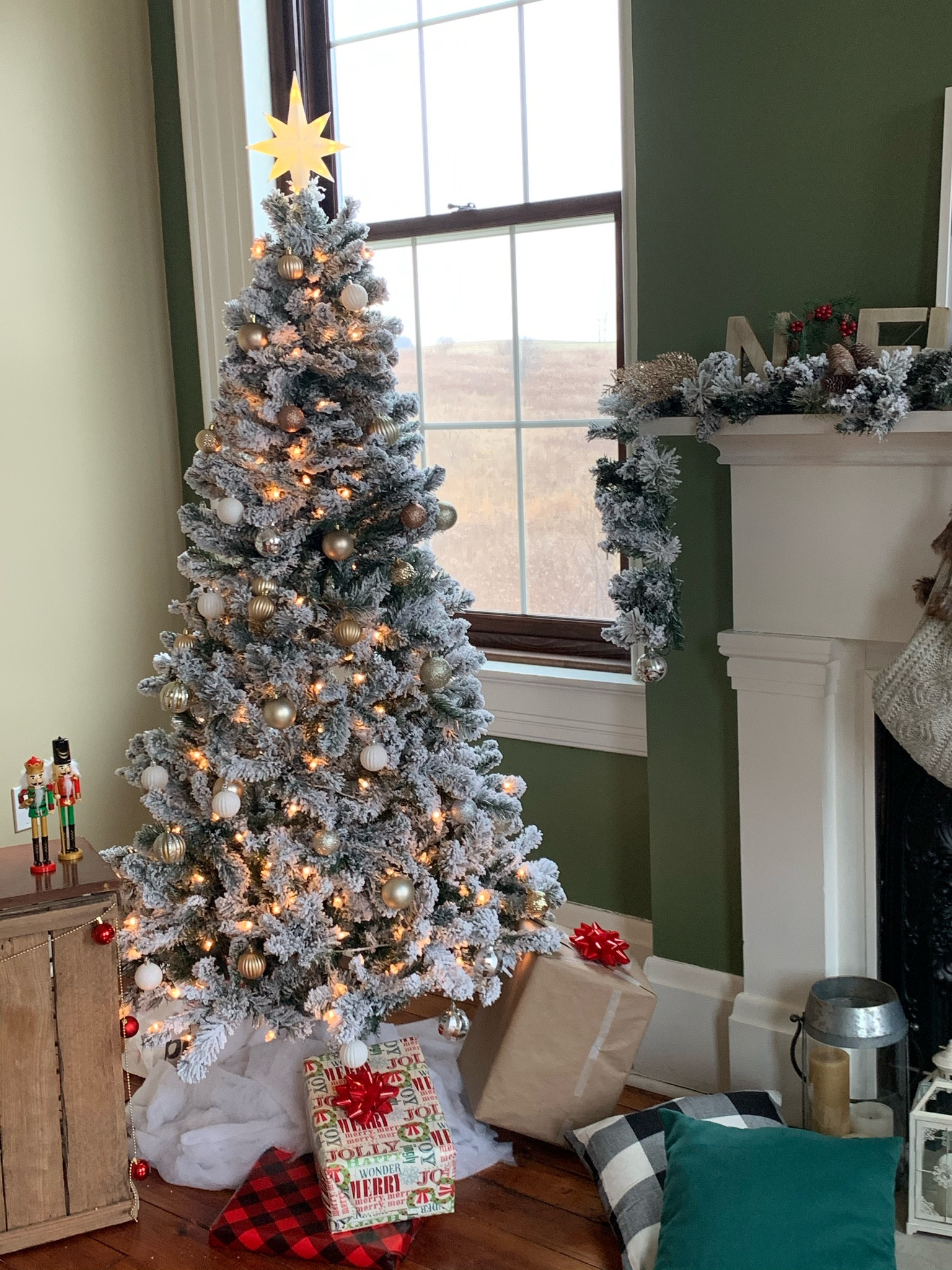 Flocked Christmas Tree

#LTKHolidaySale #LTKHoliday #LTKSeasonal