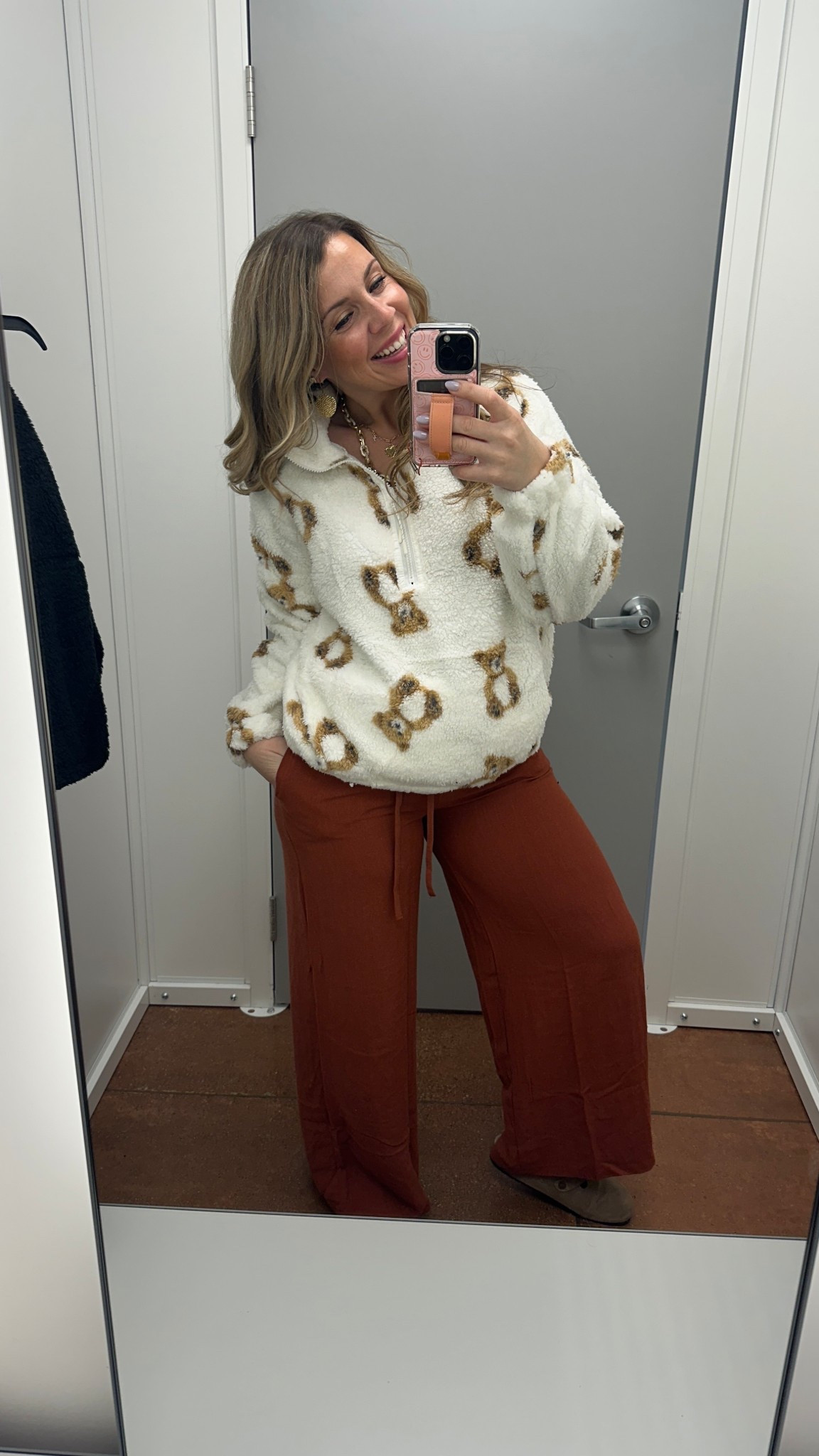 Teddy pullover 

#LTKGiftGuide #LTKmomlife #LTKootd