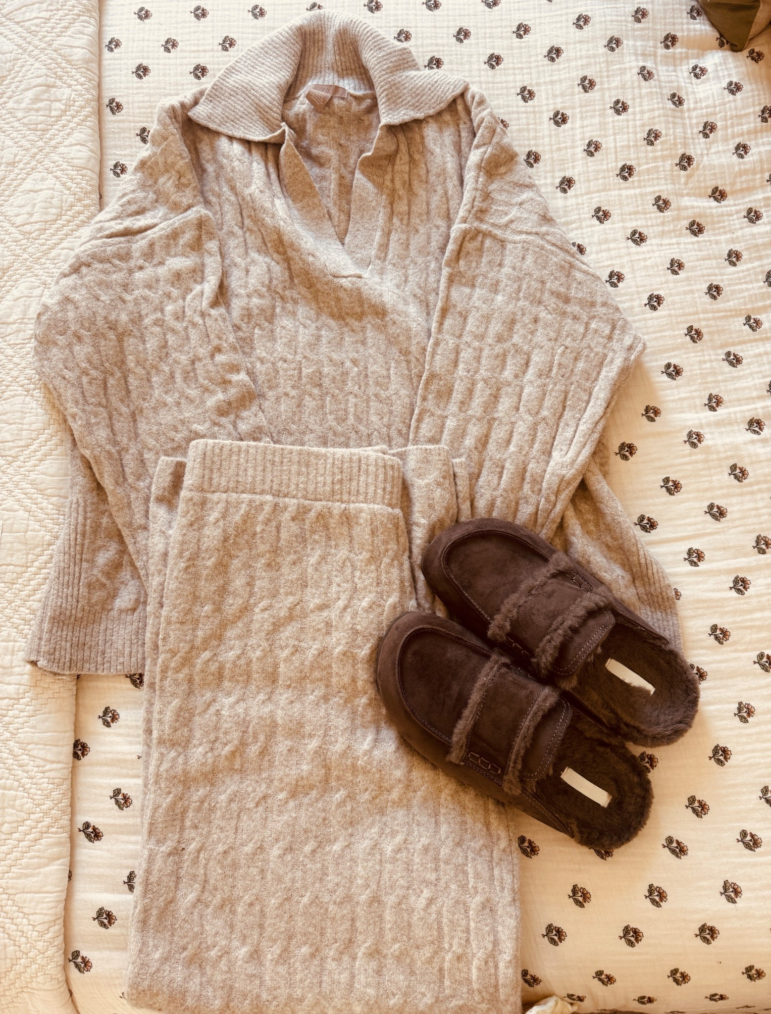 It’s so cozy! I love this cable knit outfit with slippers from H&M!

Matching set
Cable knit
Affordable 
Neutral style

#LTKFindsUnder100 #LTKFindsUnder50 #LTKStyleTip