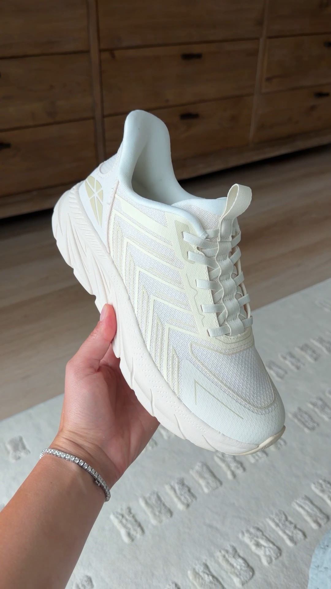 Everyday sneaker you’ll live in 🤍

white sneakers, everyday shoes, casual style, comfy sneakers, neutral outfit, athleisure look, walking shoes, minimalist style

#LTKTravel #LTKfitnessgoals #LTKActive