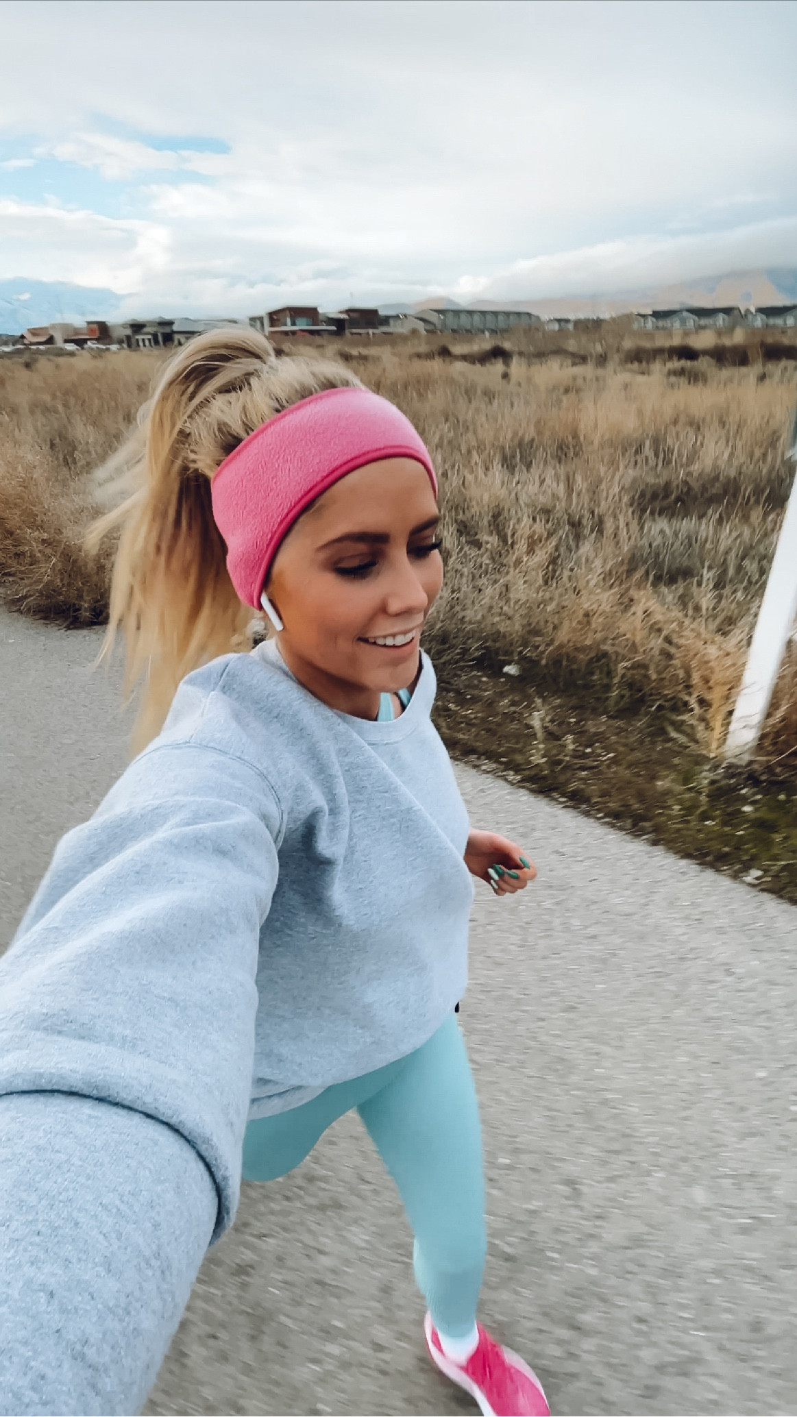 Cold weather running outfit that made me feel like Barbie💗🤣

Workout set: true to size and comes in a few more colors
Running shoes: these are the best, I’ve had ASICS for years and love them for running-I size up half 
Sweatshirt: I sized up to an XL
Linked ear warmer headband and running belt that I’m wearing too!

| runner | workout outfit | fitness fashion | running fit | 

#LTKfitness