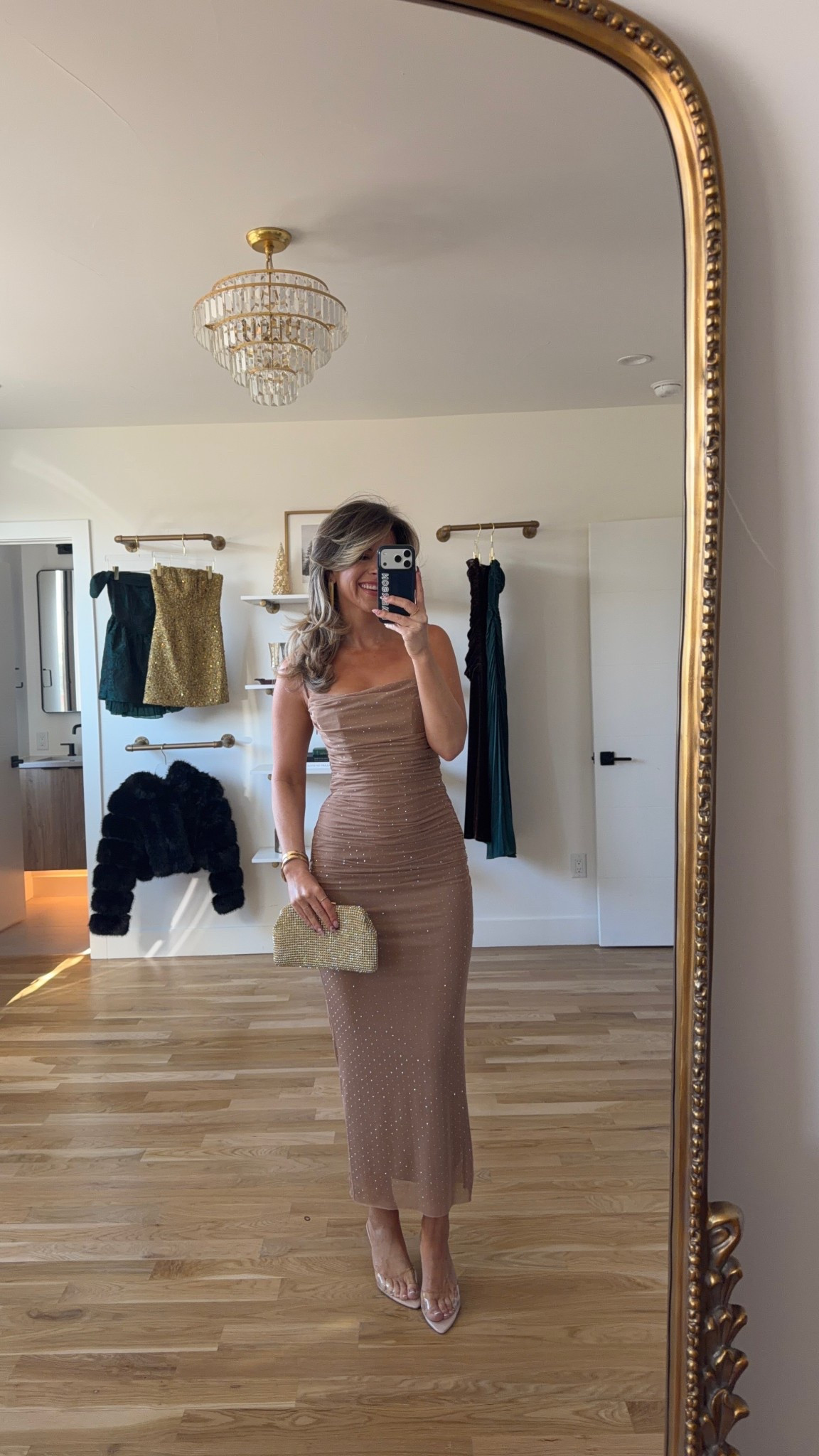 Vici sitewide sale! Champagne mesh fitted holiday event dress!

Use code: emerson50

Wearing my usual smalls

Wedding guest
Formal event
New years
Holiday event
Winter party
Bachelorette party
Date night


#LTKFindsUnder50 #LTKHoliday #LTKWedding