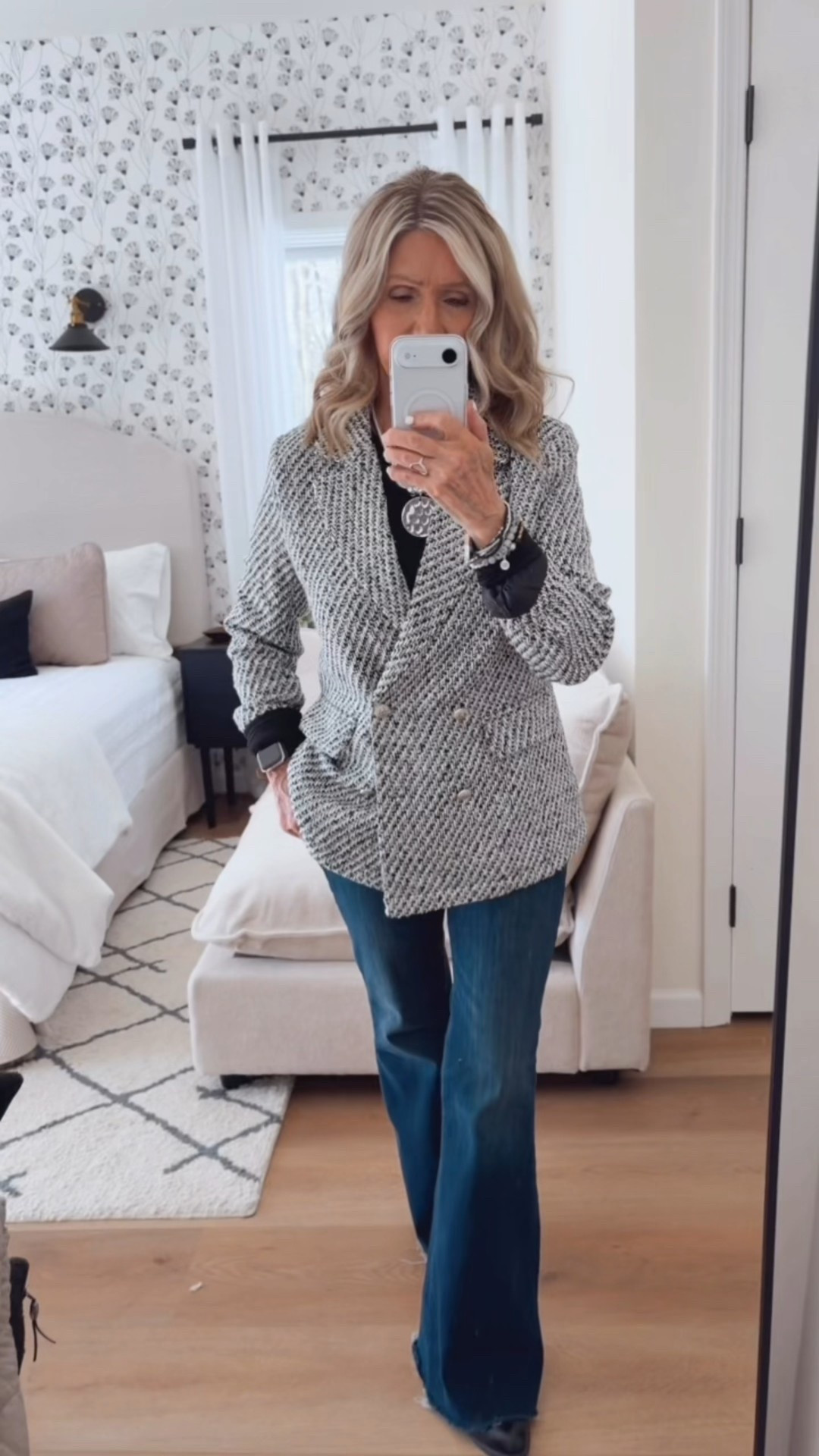 Watch how a tweed blazer turns jeans into everyday chic in 60 seconds.

Save this reel for quick outfit inspo when you need a go-to chic look

Does your closet have basic items to mix and match outfit pieces for unlimited looks

#lifestyle #styleinspiration #womensfashion #fashionfinds #affordablefashion 

#LTKPetite #LTKSaleAlert #LTKdayinmylife