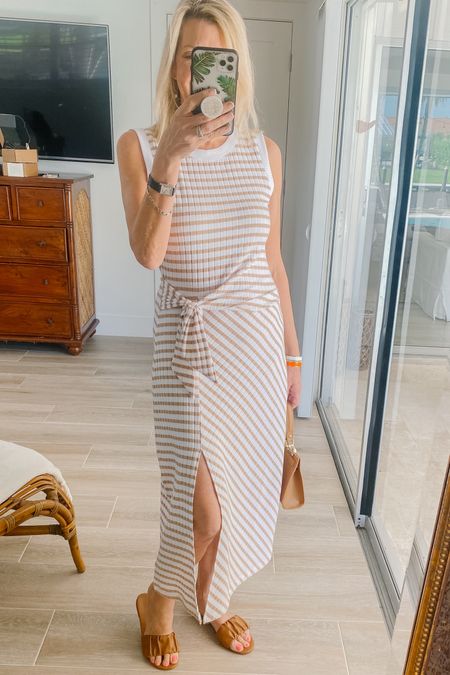 I can’t stop wearing this Evereve dress! It doesn’t wrinkle, so it is perfect for travel! I’ve worn it to work, out to dinner, and as a casual weekend dress! 👗 So comfortable and cute! Travel dress, summer dress, work outfitt

#LTKover40 #LTKSeasonal #LTKxMadewell