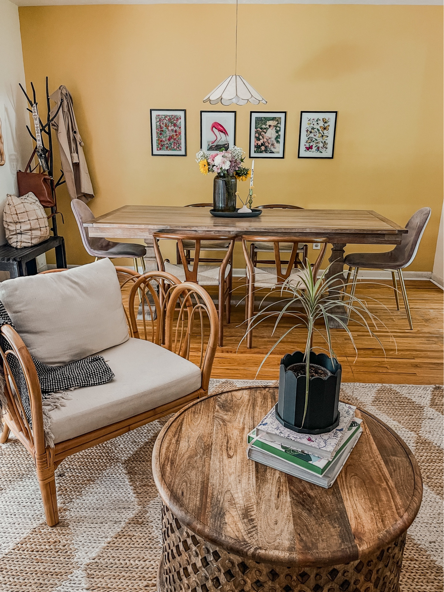 The dining room got some new art work! I love how this space feels! Very modern, maximalist, or midcentury! 



#LTKStyleTip #LTKHome #LTKFindsUnder100