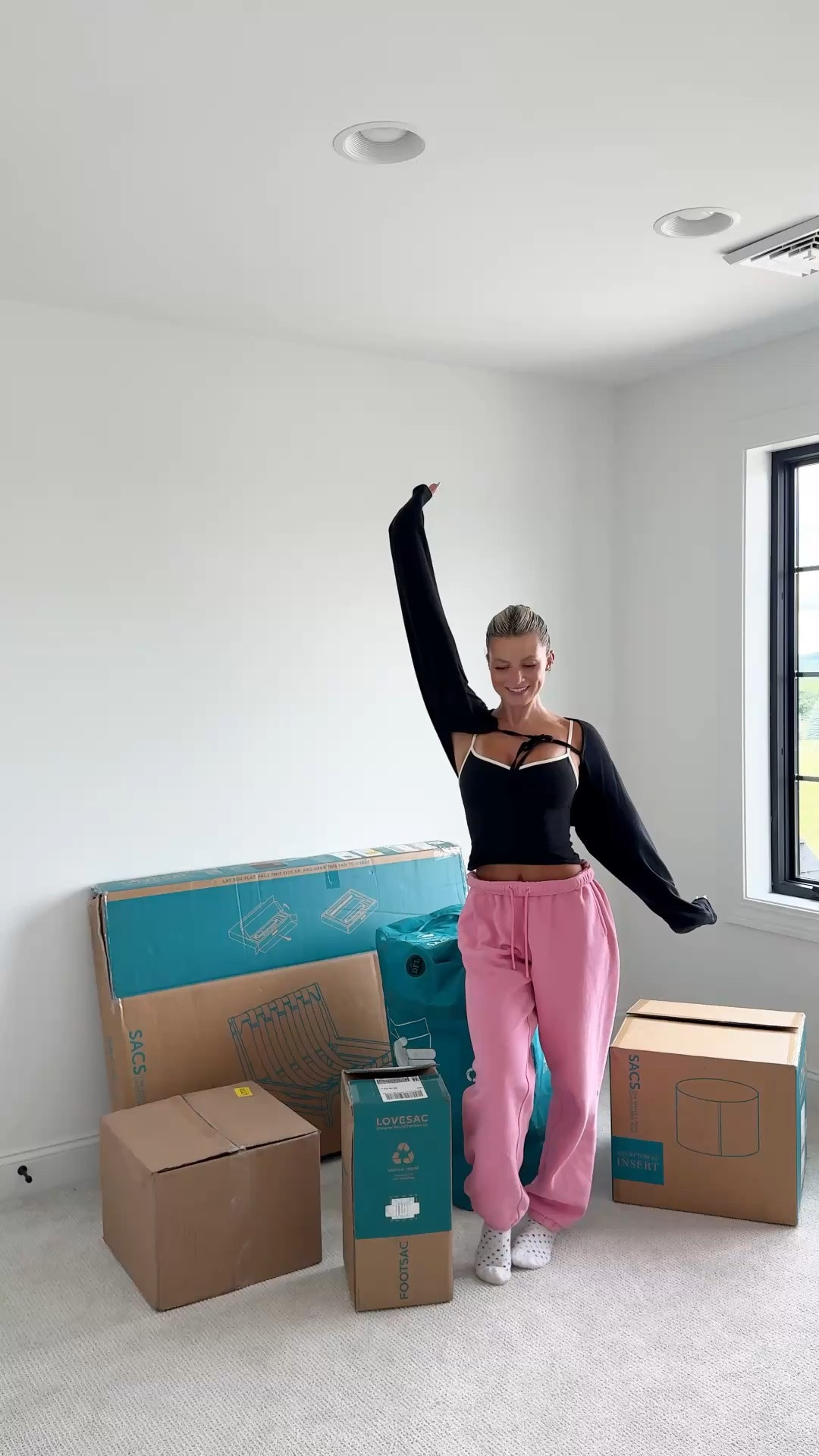 Unbox and put together my new @lovesac PillowSac chair with me 🥹💕 the quality is amazing…. And the assembly was SO easy, it barely took anytime to set up. I picked the boucle and the lighter wood. So happy with it 👏🏼 Comfiest chair ever (sitting in it as we speak writing this caption)😂

#LTKHome #LTKdayinmylife #LTKvlog