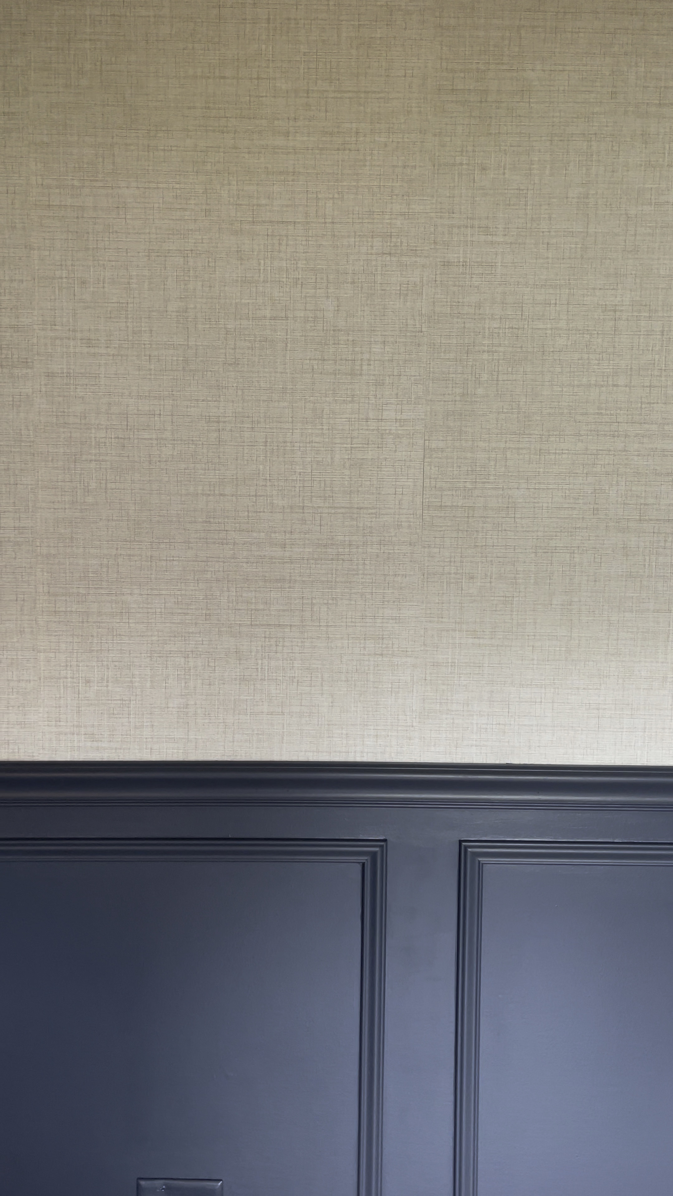 This linen-print wallpaper is the perfect compliment to the navy blue wood trim in our home office. Part of Wayfair sale! 
Linking EVERYTHING you need to make your wallpaper project a success! 

Home office, wallpaper, cross-hatch print, office decor idea

#LTKsalealert #LTKFind #LTKhome