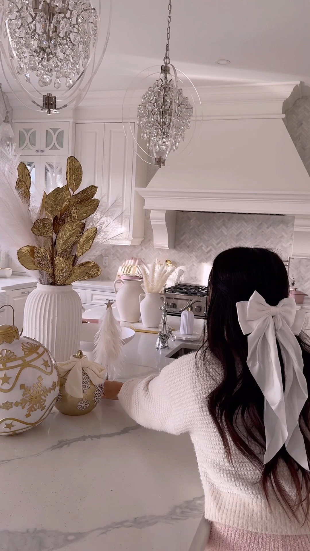 Let’s decorate!✨🎀🎄🩰

#LTKsale #LTKwinter #LTKcanada