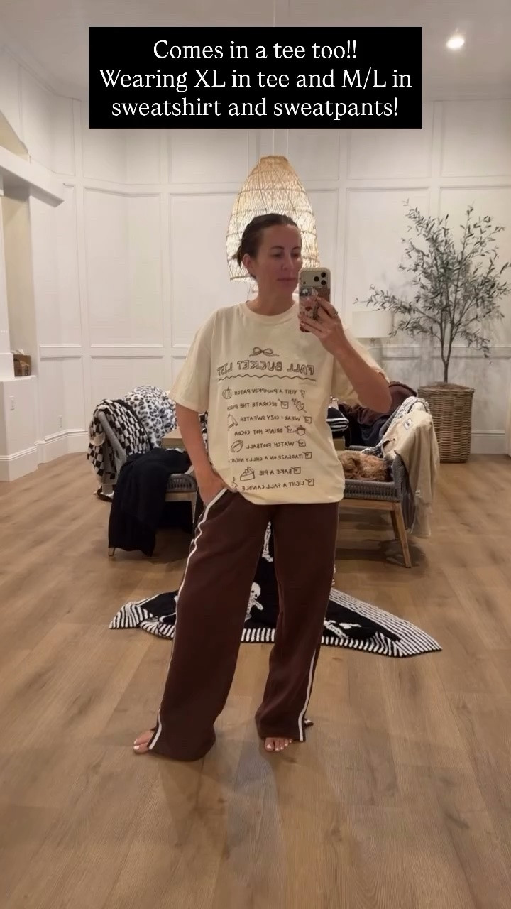 Comes in a tee too!!
Wearing XL in tee and M/L in sweatshirt and sweatpants!