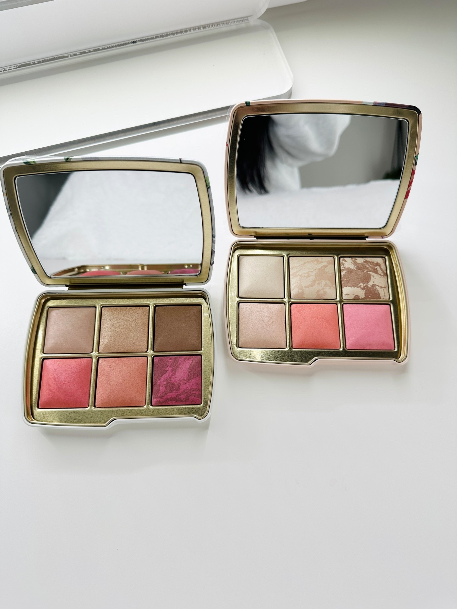 Ambient lighting edit unlocked 
Hourglass Deer Palette
Hourglass Swan Palette
2025 Hourglass Palettes ✨
S T U N N I N G little delights. So happy I gifted them to myself 💝
(Swan left, Deer right)

I’ve already purchased a 2nd swan palette as a backup because ITS MY FAVORITE ✨ it has everything you need; a finishing powder, a bronzer, a highlighter, three options for blush, which are all absolutely stunning and would beautifully suit any skin tone✨


#LTKWedding #LTKBeauty