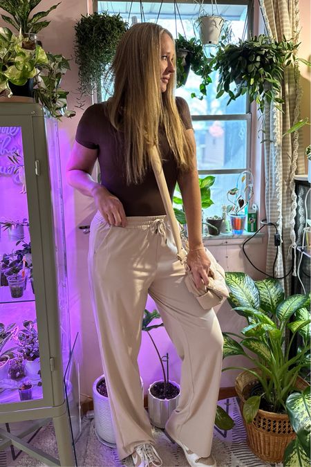 Tall girl approved athletic pants! These pants come in different inseams and also come in lots of color options! Athleisure, comfy outfit, casual outfit, athletic pants, tall girl 

#LTKActive #LTKfindsunder50 #LTKstyletip