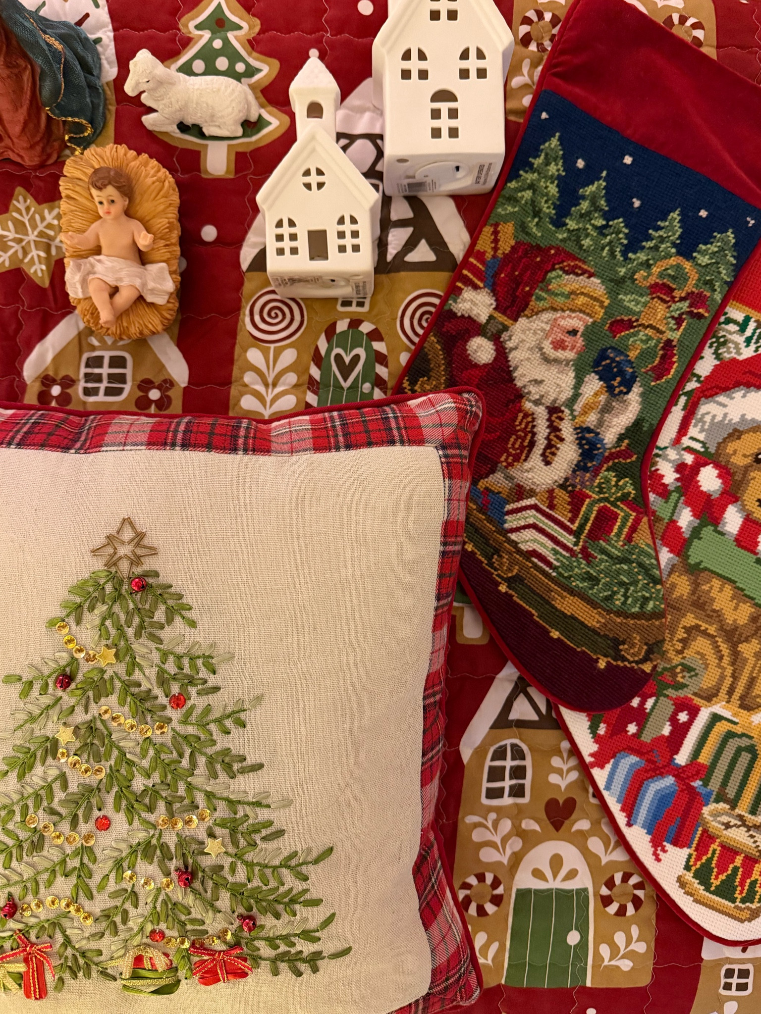 Giving my living room a cozy nostalgic feel with these pieces 🎅🏻🎄 
Hosting season made easy with @wayfair @shop.ltk #AD #WayfairPartner #Wayfair #liketkit

#LTKHoliday #LTKHome