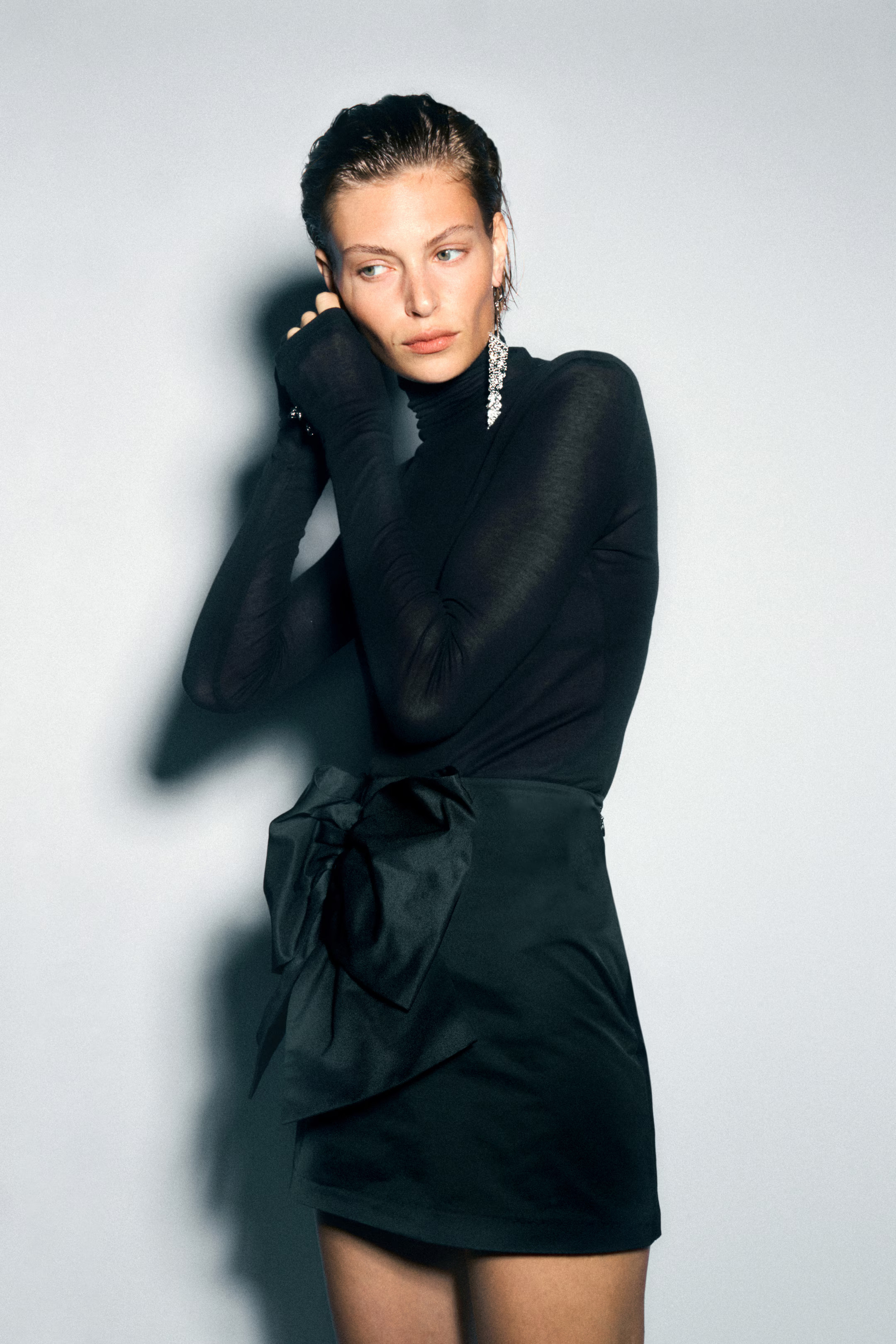 Bow-Front Mini Skirt - Black - Ladies | H&M US | H&M (US + CA)