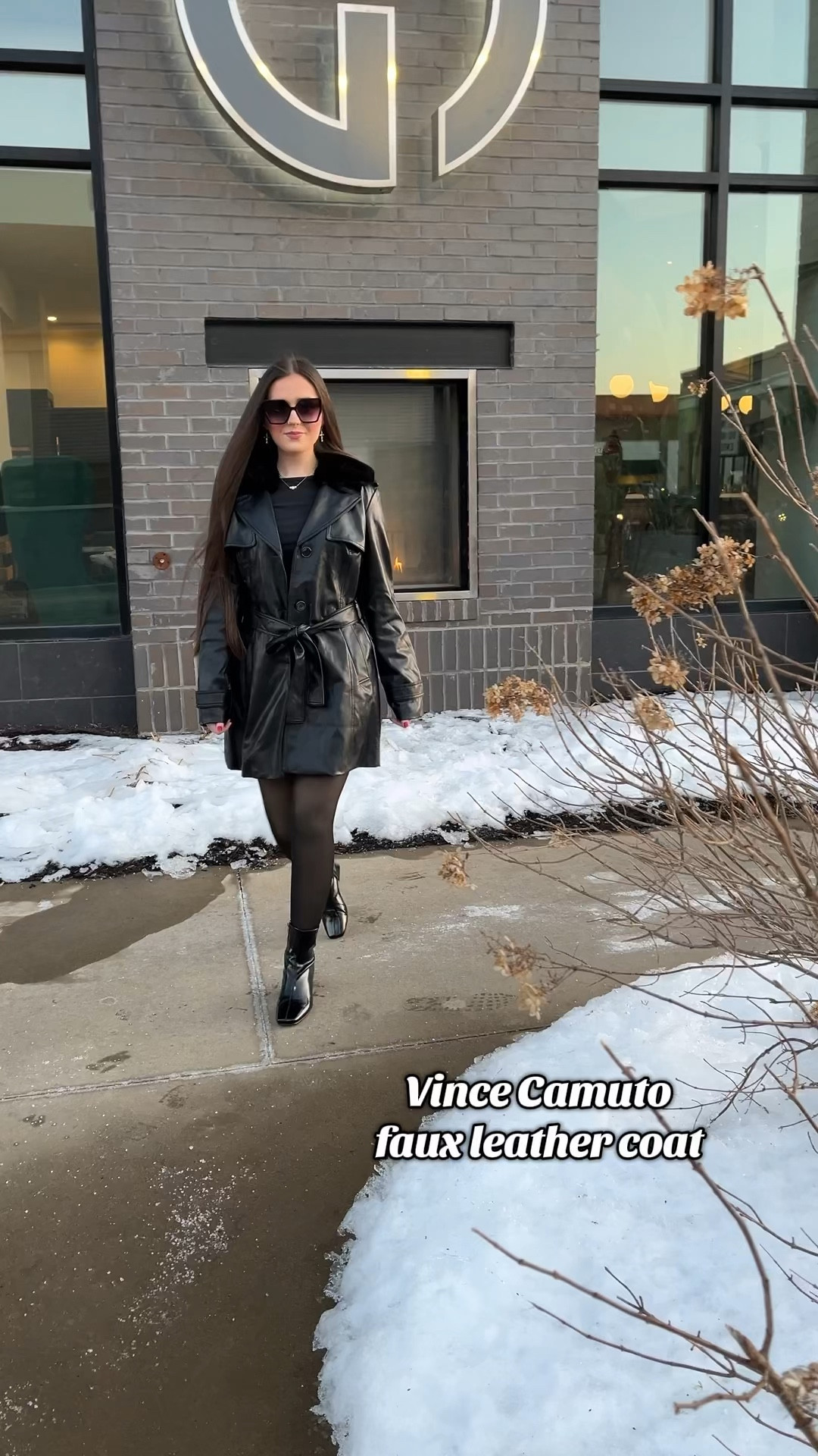 Winter in the city!💋🥰

🎶 Bet u wanna - Sabrina Carpenter

 @vincecamuto

#vincecamutocoat #vincecamutoclothing #vincecamuto #vincecamutostyle #winterchicstyle #winterchic #fauxleathercoat #wintercoat #wintercoatwithfauxfur 