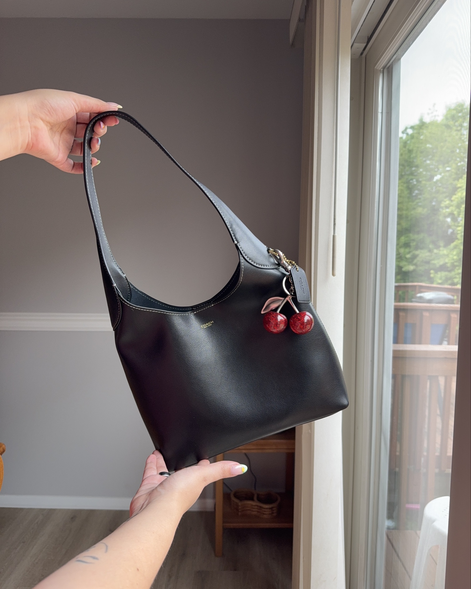 coach Brooklyn bag 28 dupe from Dh gate!!! Sooo obsessed with it!! Literally looks EXACTLY the sameeee🥹❤️ #coachbrooklyn28 #coachbrooklynbagdupe #coachbagdupes #coachdups #dhgatepurses #dhgatedupe 

#LTKItBag #LTKSeasonal #LTKBeauty