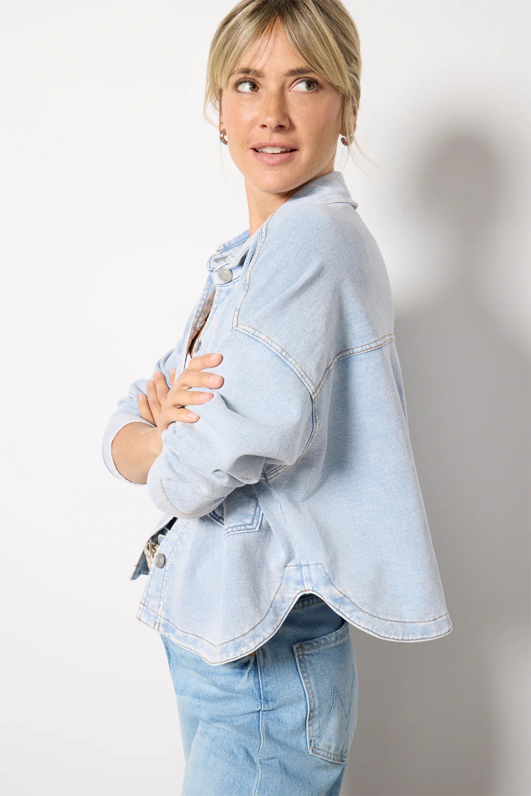 Z SUPPLY Women's All Day Cropped Knit Denim Jacket, Size XL, Blue | Evereve