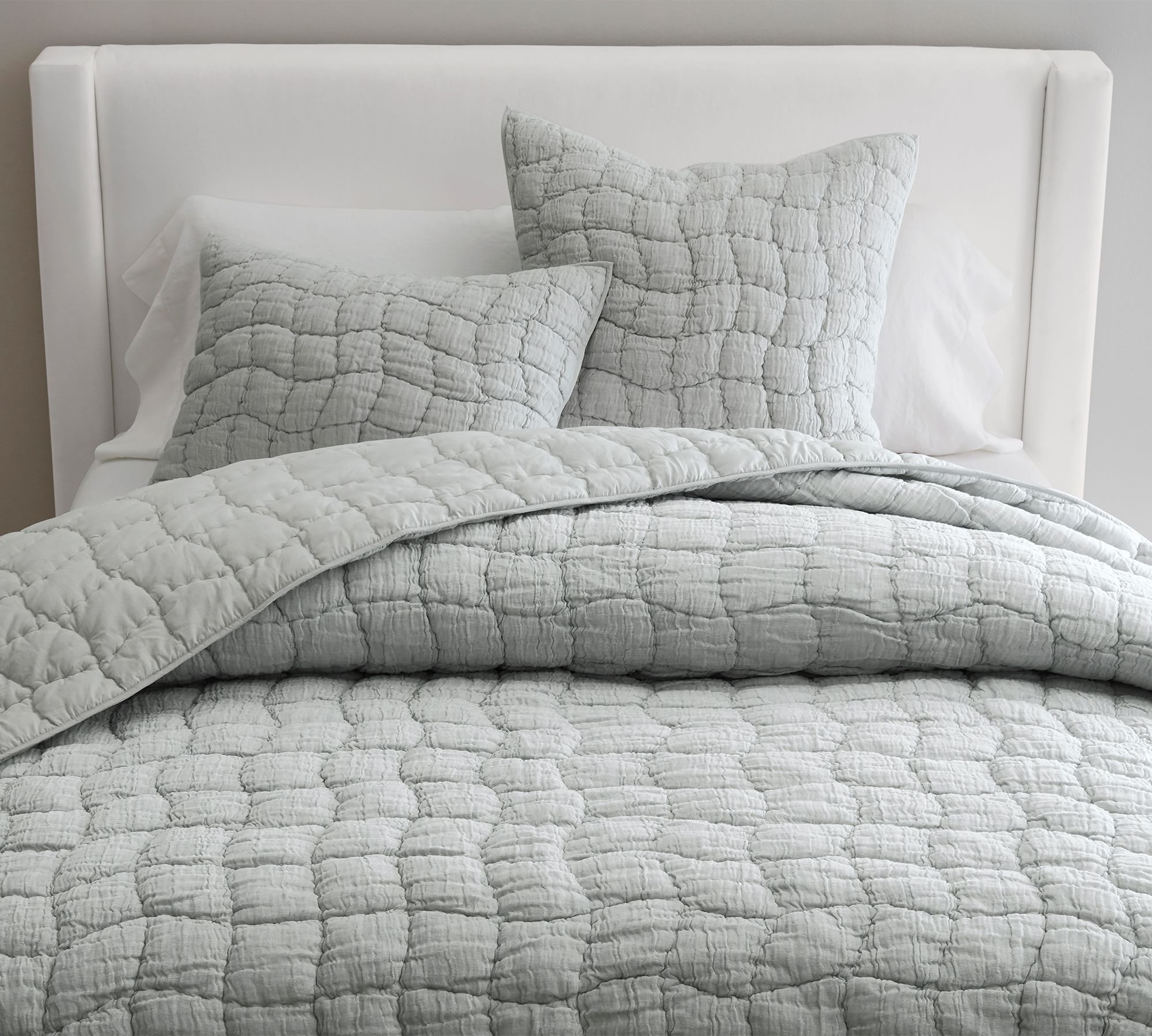 Cloud Handcrafted Cotton/Linen Quilt, Twin/Twin XL, Chambray | Pottery Barn (US)