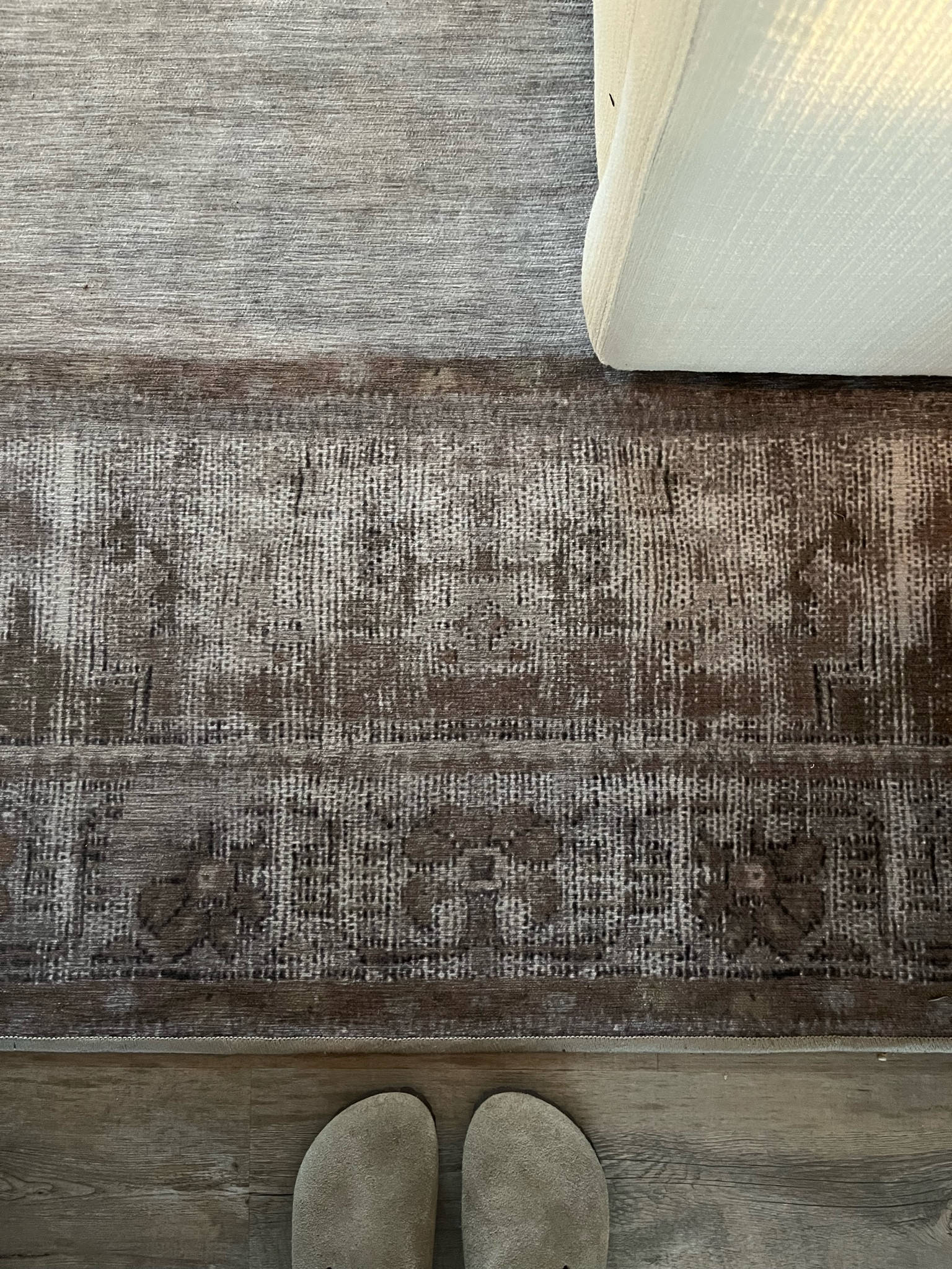 #ruggable

The vintage wash floral print rug of my dreams 😍