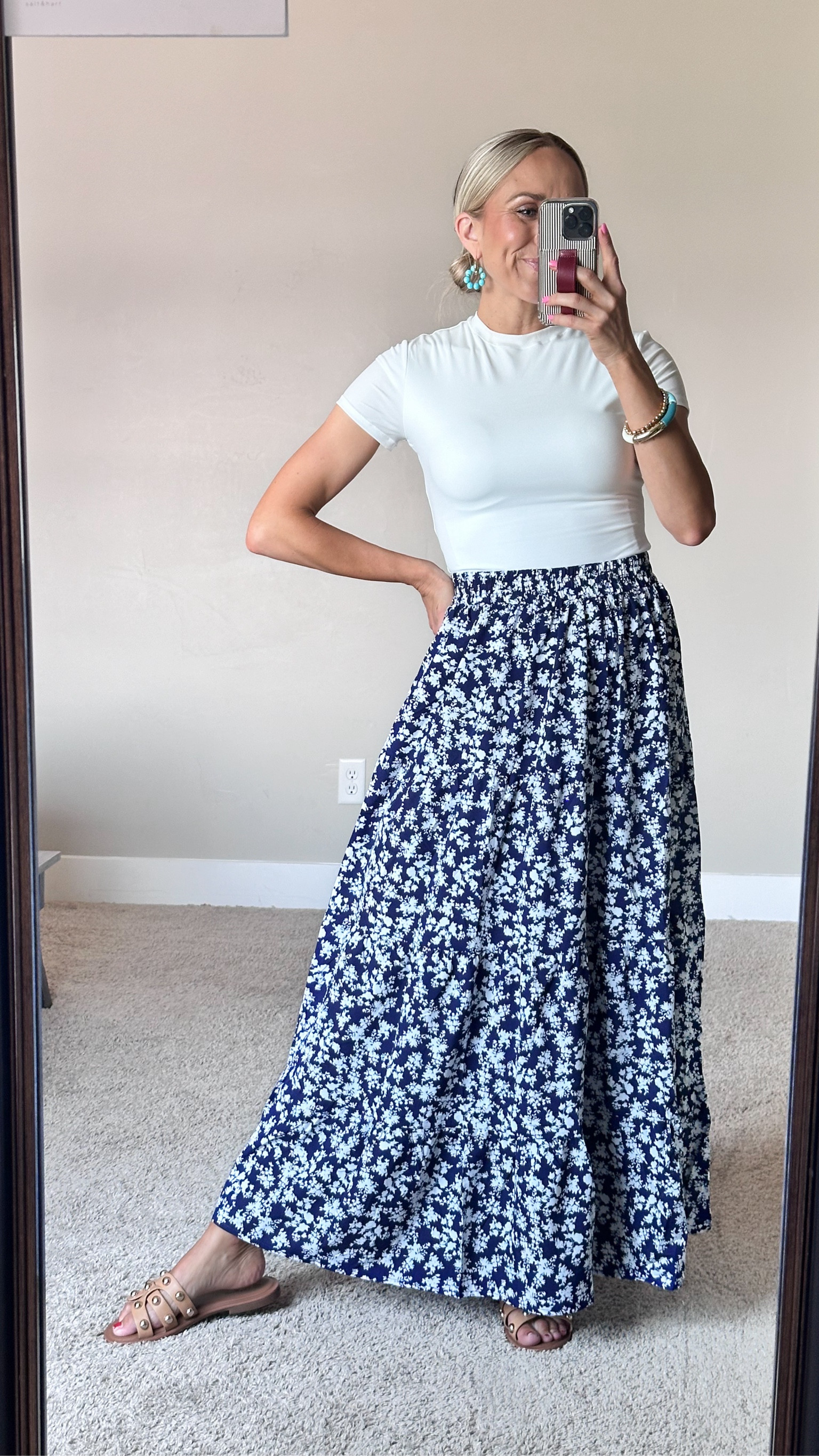 Maxi skirt outfit idea! This maxi skirt is sooo good and perfect for transitioning from summer to fall. Multiple color options and true to size. 

#LTKBacktoSchool #LTKFindsUnder50 #LTKStyleTip
