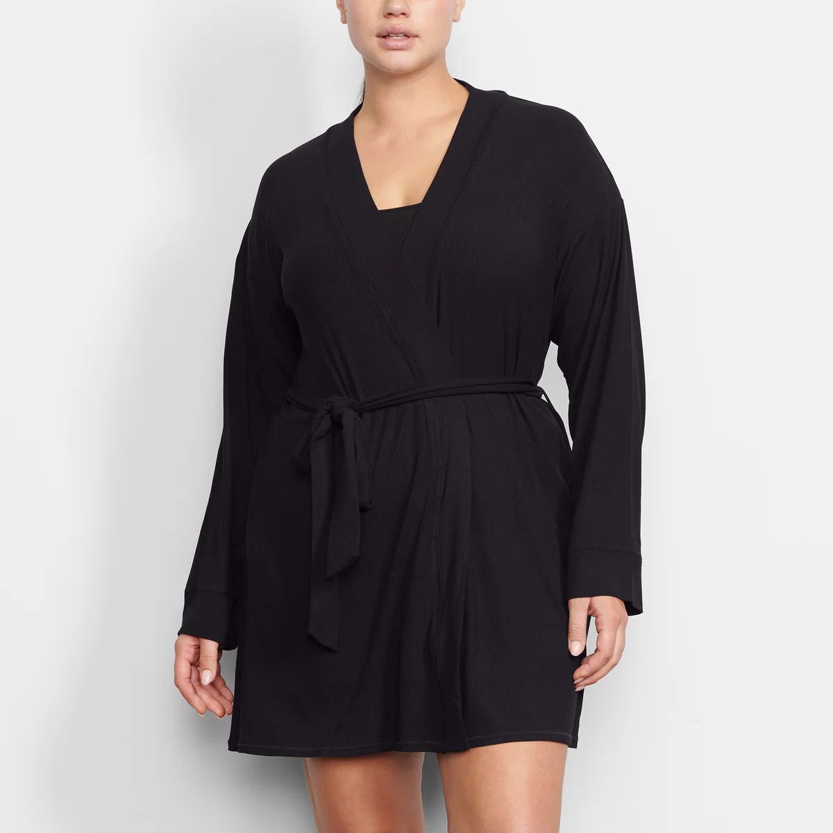 SOFT LOUNGE ROBE | ONYX | SKIMS (US)